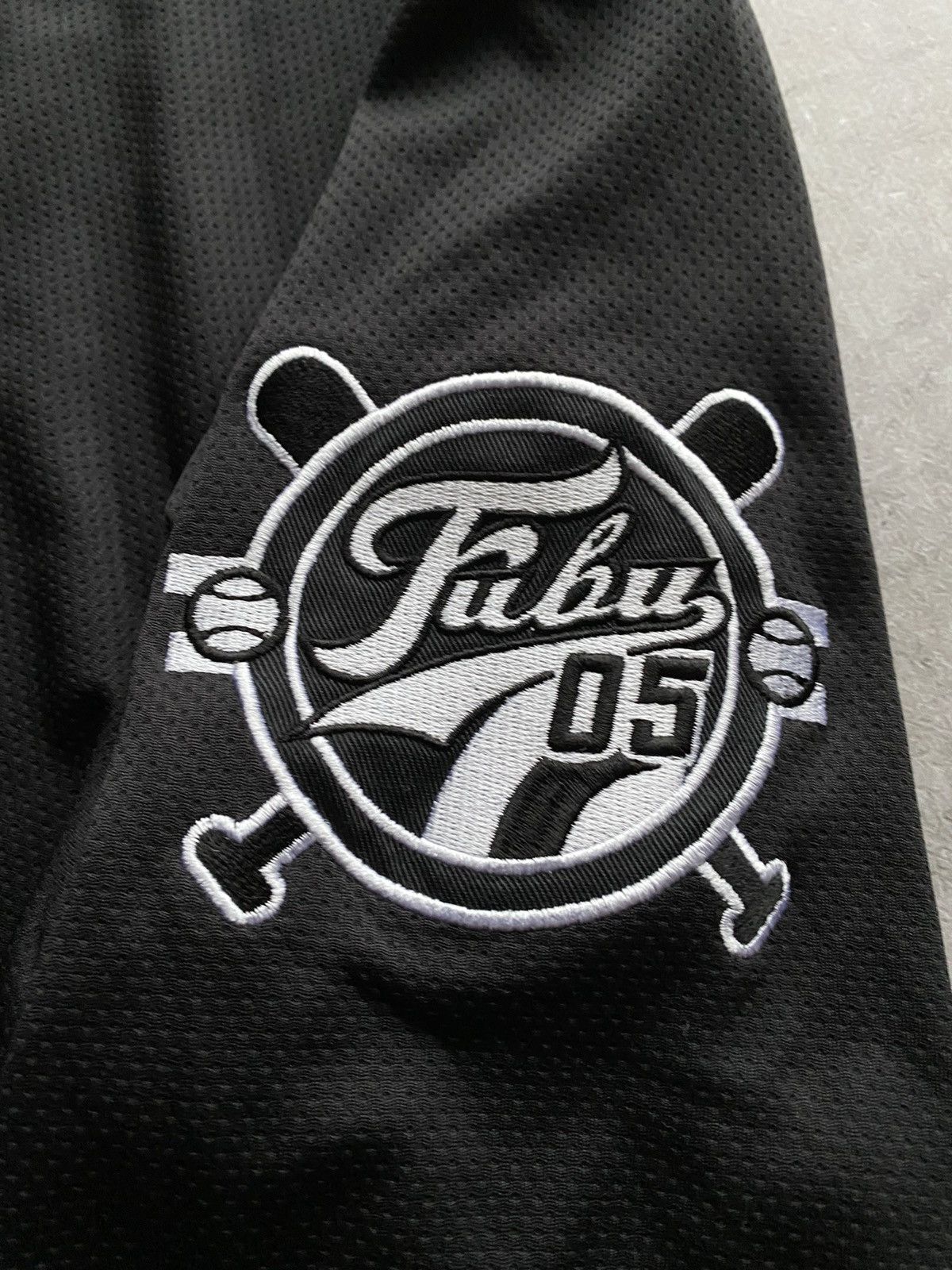 Fubu Vintage Y2K Fubu 05 Drill Rap Skate T-shirt Jersey Overshirt Size US L / EU 52-54 / 3 - 7 Thumbnail