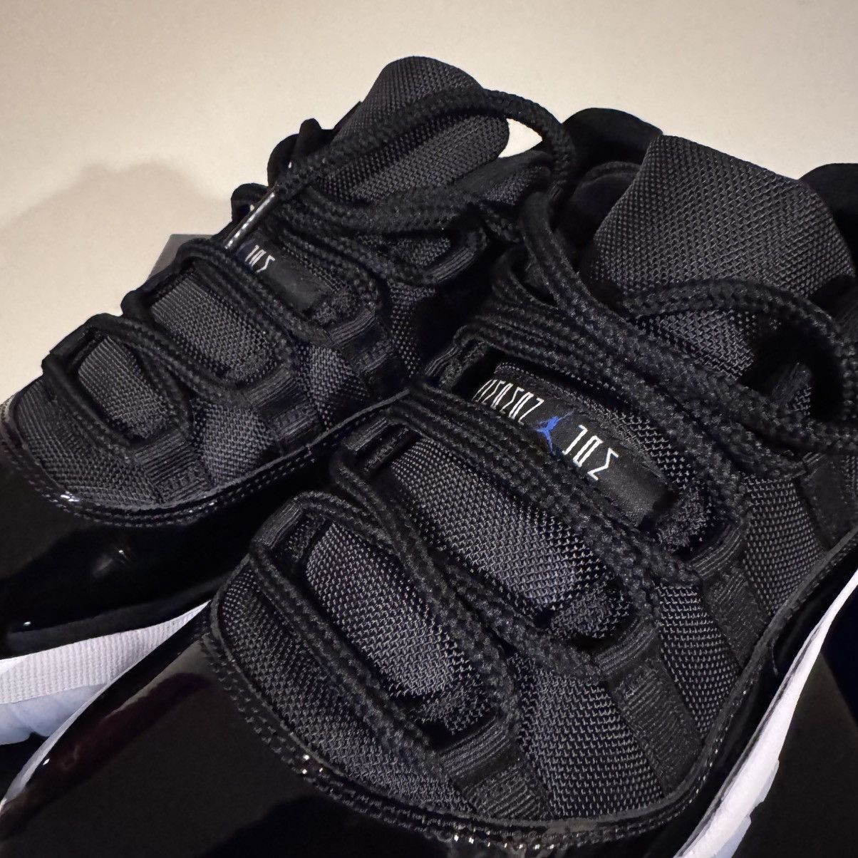 Jordan Brand Jordan 11 Low Space Jam Size US 8.5 / EU 41-42 - 4 Thumbnail