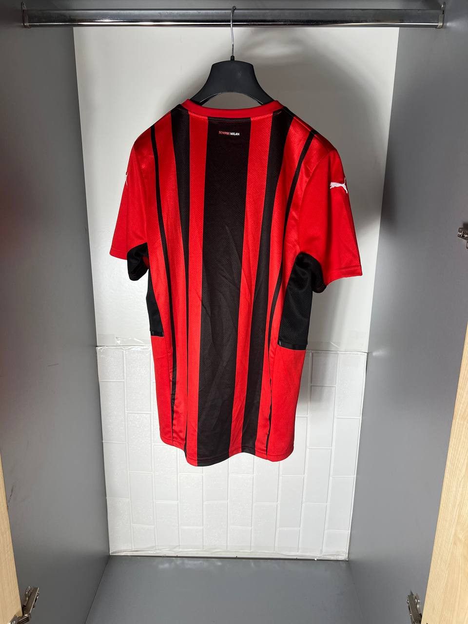 Puma VINTAGE PUMA FC AC MILAN INTER ITALY SOCCER JERSEY Y2K RETRO Size US M / EU 48-50 / 2 - 8 Thumbnail