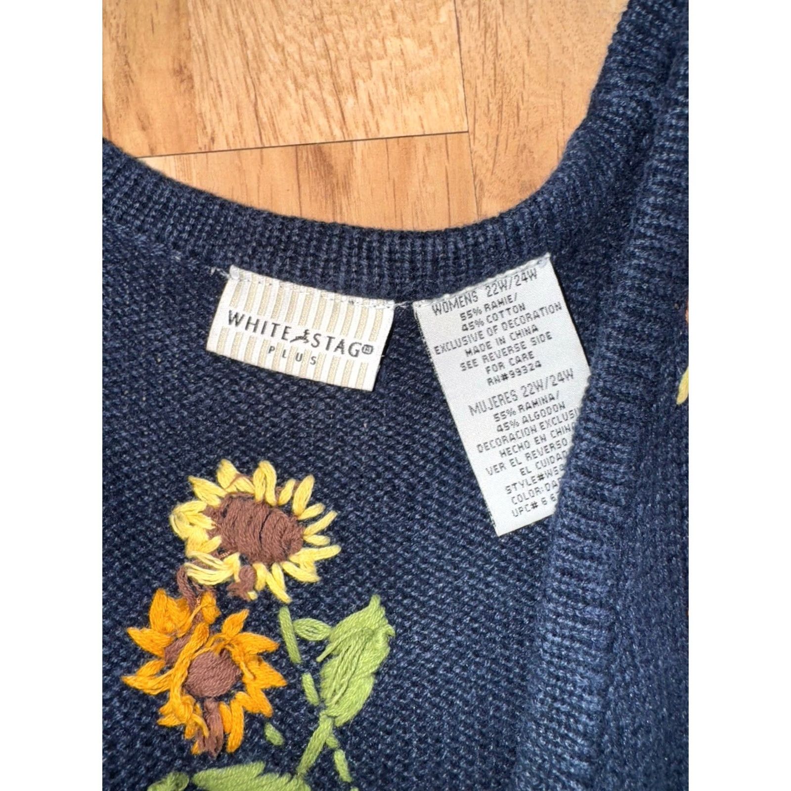 Vintage VINTAGE White Stag Sweater Cardigan Vest Womens 22W Sunflowers Navy Sleeveless 90s Plus Size Cardigan Size 3XL / US 20-22 - 2 Thumbnail