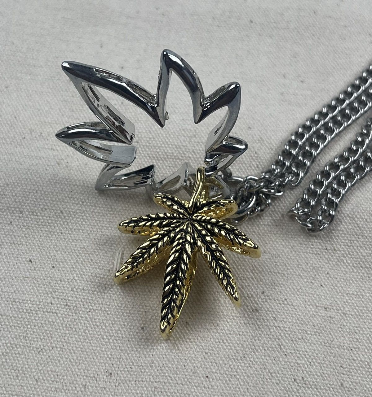 Japanese Brand cannabis necklace Size ONE SIZE - 2 Thumbnail