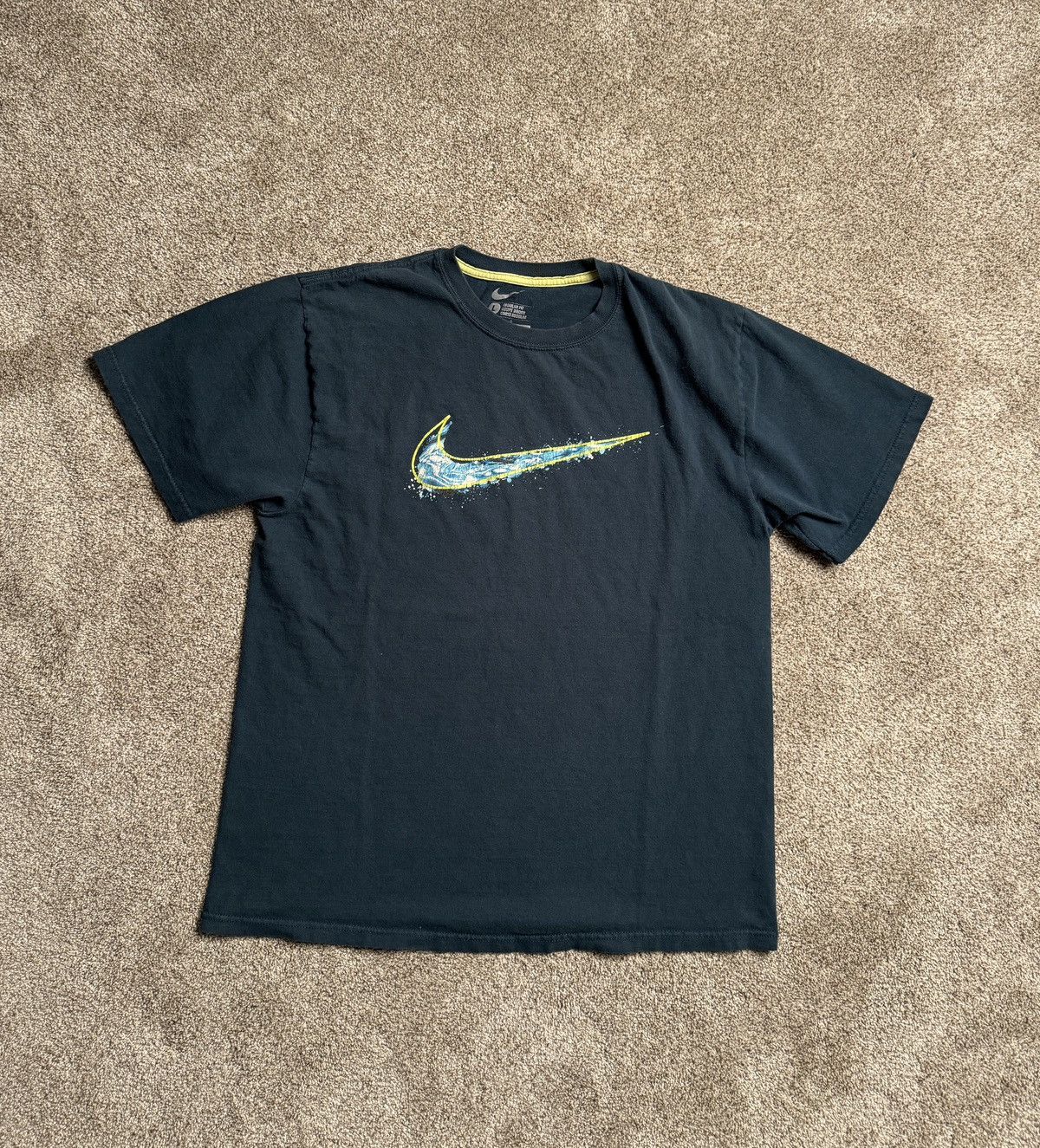 Nike NAVY NIKE “DRIP” GRAPHIC TEE Size US L / EU 52-54 / 3 - 1 Thumbnail