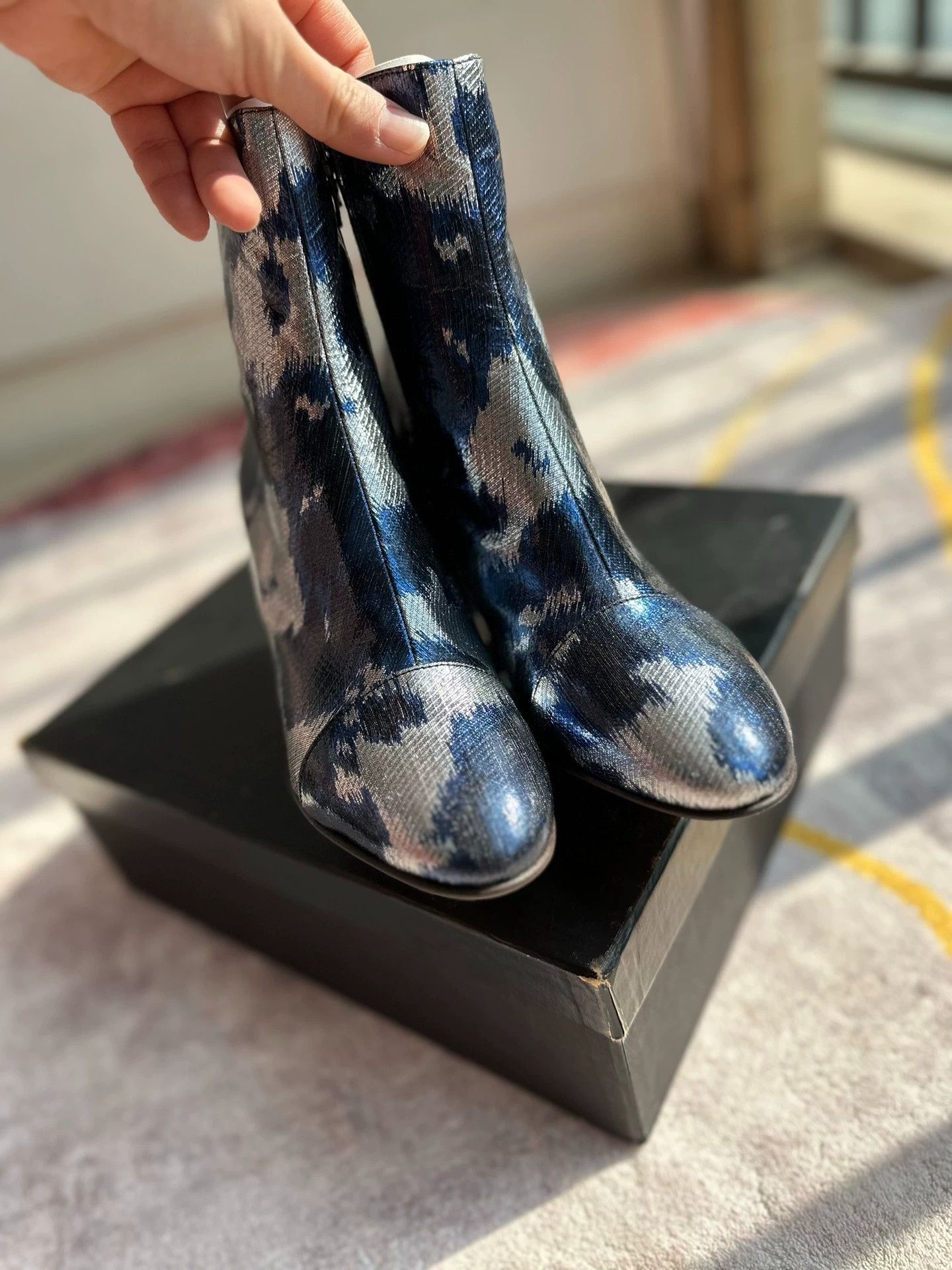 Dries Van Noten Dries Van Noten Shimmering Classic Boots EU 35.5 Size US 5 / IT 35 - 4 Thumbnail