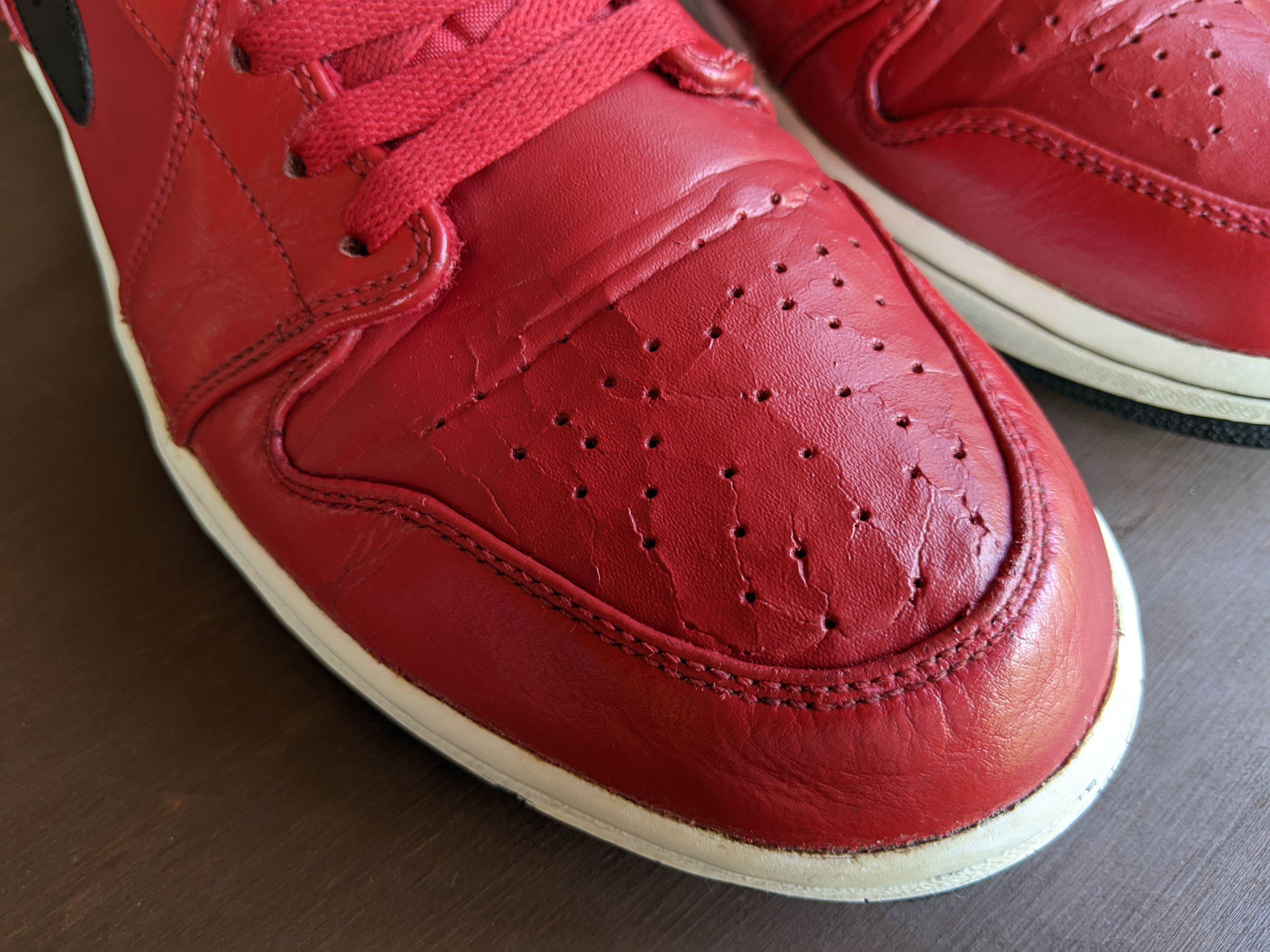 Jordan Brand Nike Air Jordan 1 Mid Gym Red Black Patent US 11 Size US 11 / EU 44 - 10 Thumbnail