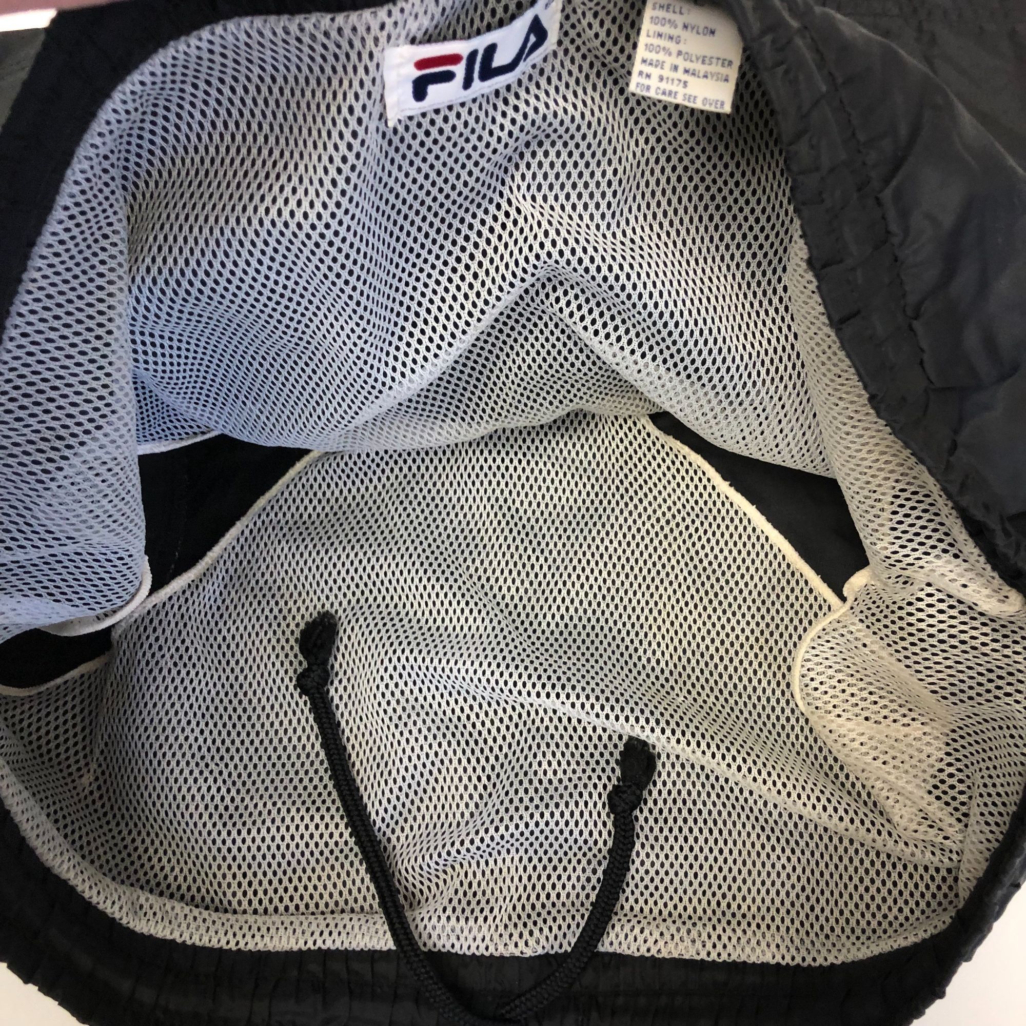 Fila Vtg FILA Logo Black Nylon Running TRACK Workout Shorts Size US 37 - 3 Thumbnail