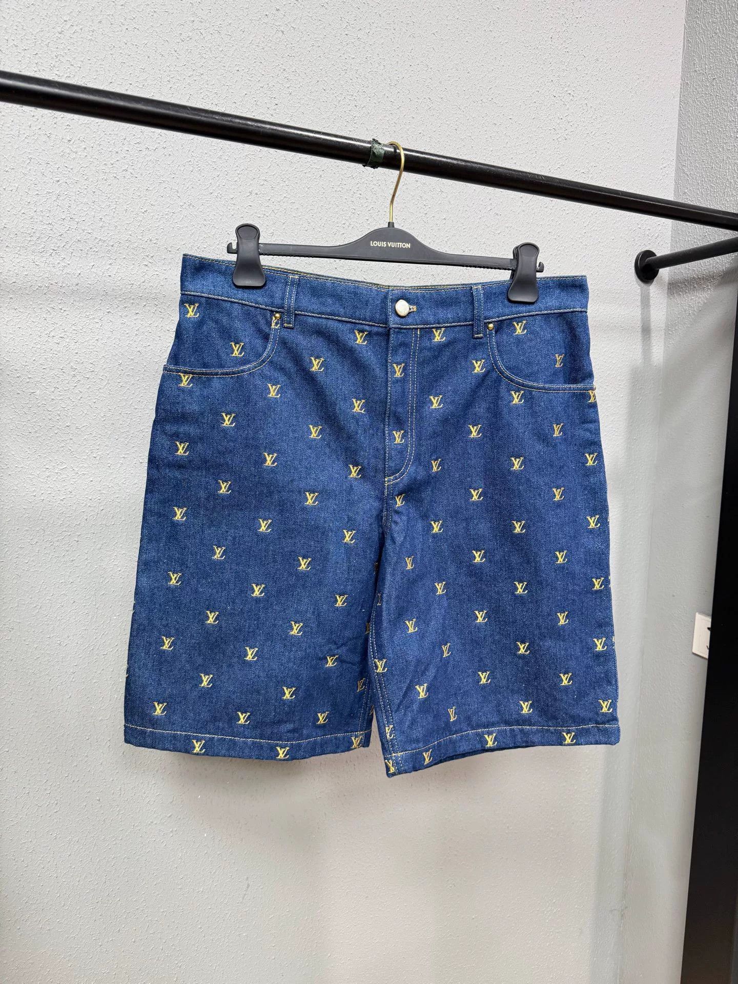 Louis Vuitton louis vuitton x pharrell denim shorts Size US 36 / EU 52 - 1 Thumbnail