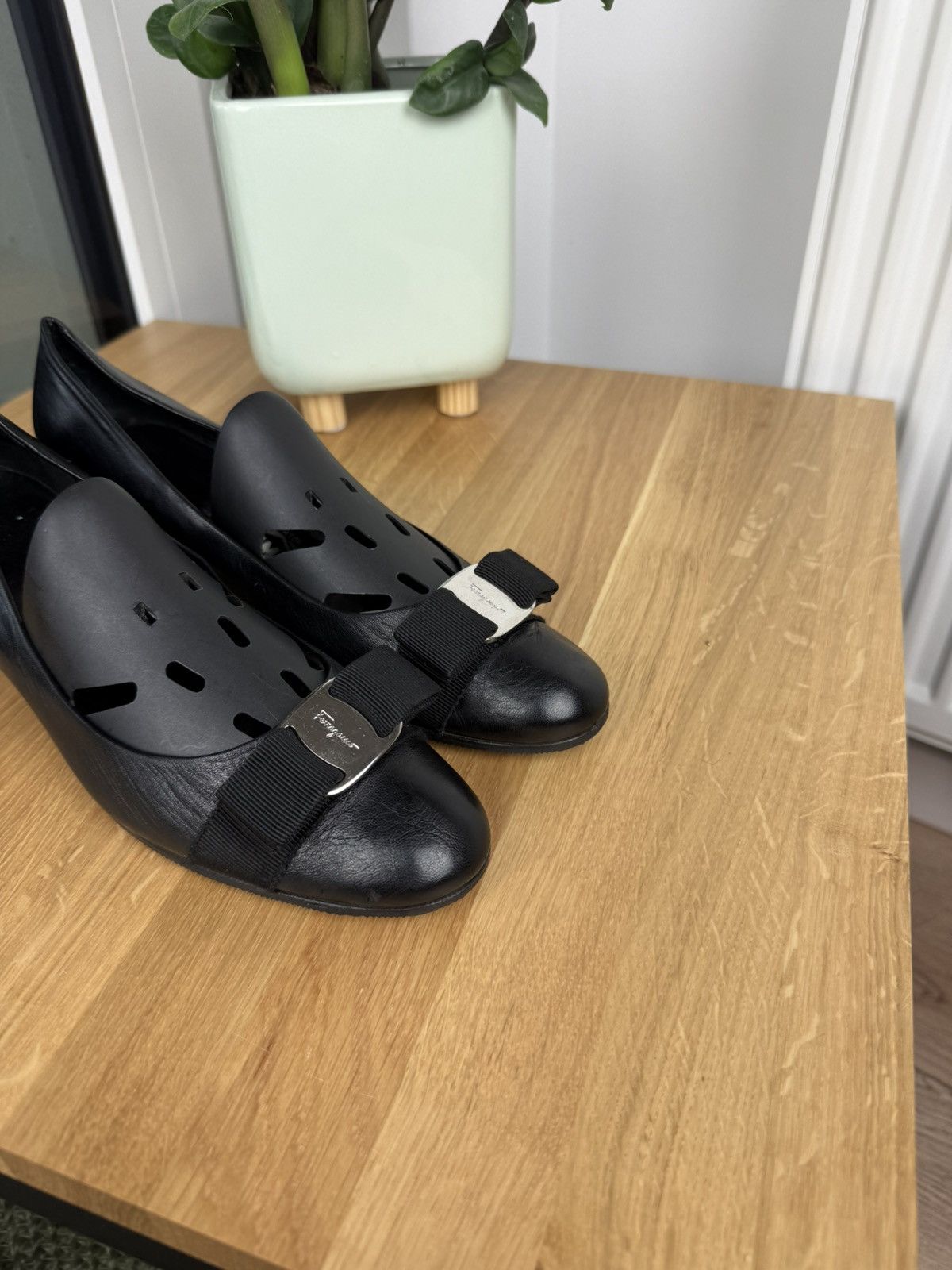 Salvatore Ferragamo Salvatore Ferragamo women heel shoes flats mules Size US 10 / IT 40 - 3 Thumbnail