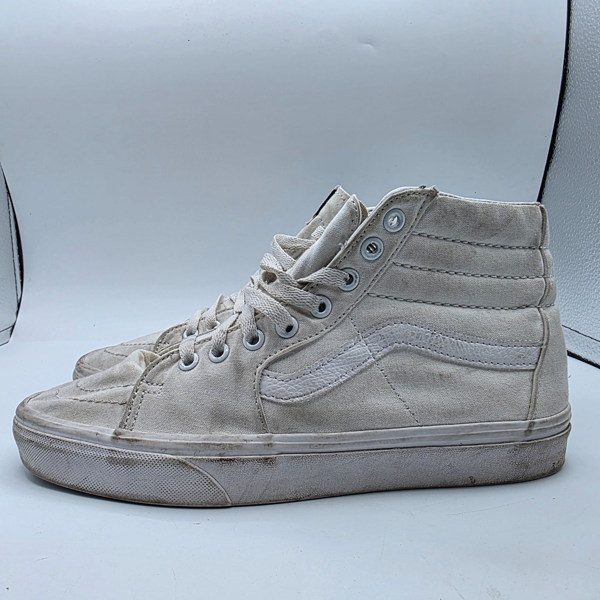Vans Vans Sk8-Hi Womens 9 Triple White High Top Sneakers Shoes Ca Size US 9 / IT 39 - 13 Thumbnail