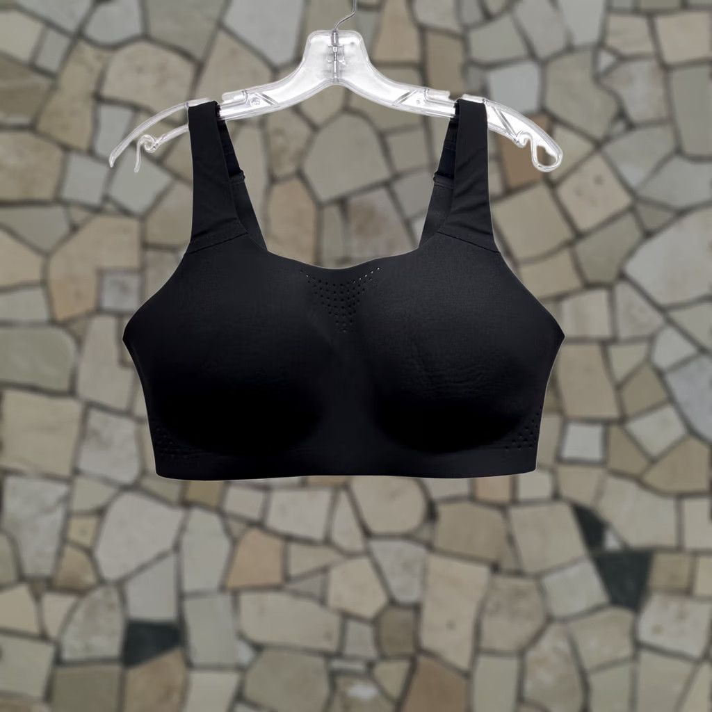 Victoria's Secret Victoria's Secret Sports Bra Shirt 38D Black Womens 38D Bra High Support Seamless Adjustable Straps Size ONE SIZE - 1 Thumbnail