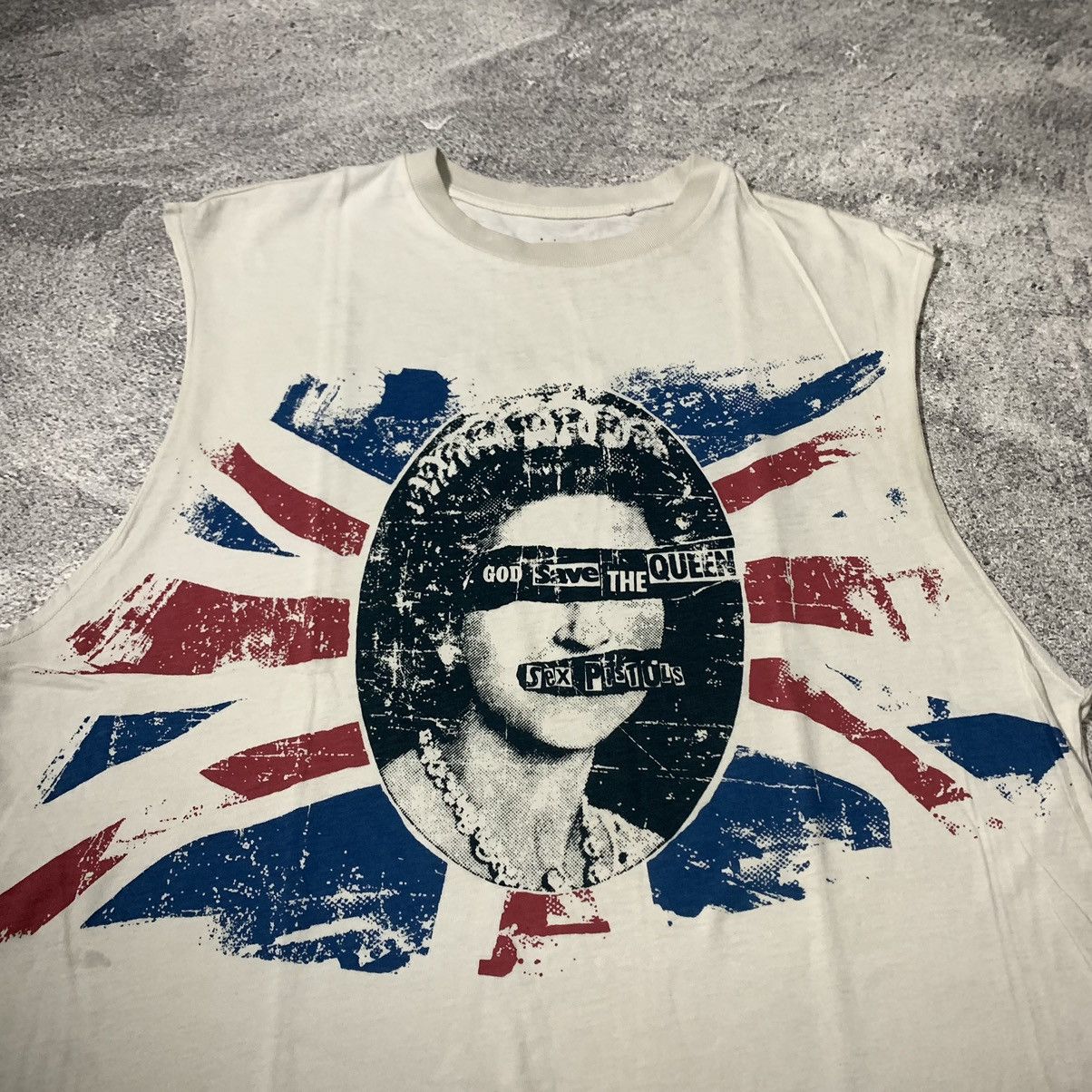 Band Tees 2017 Sex Pistols " God Save the Queen " Tank Top Size US M / EU 48-50 / 2 - 2 Thumbnail