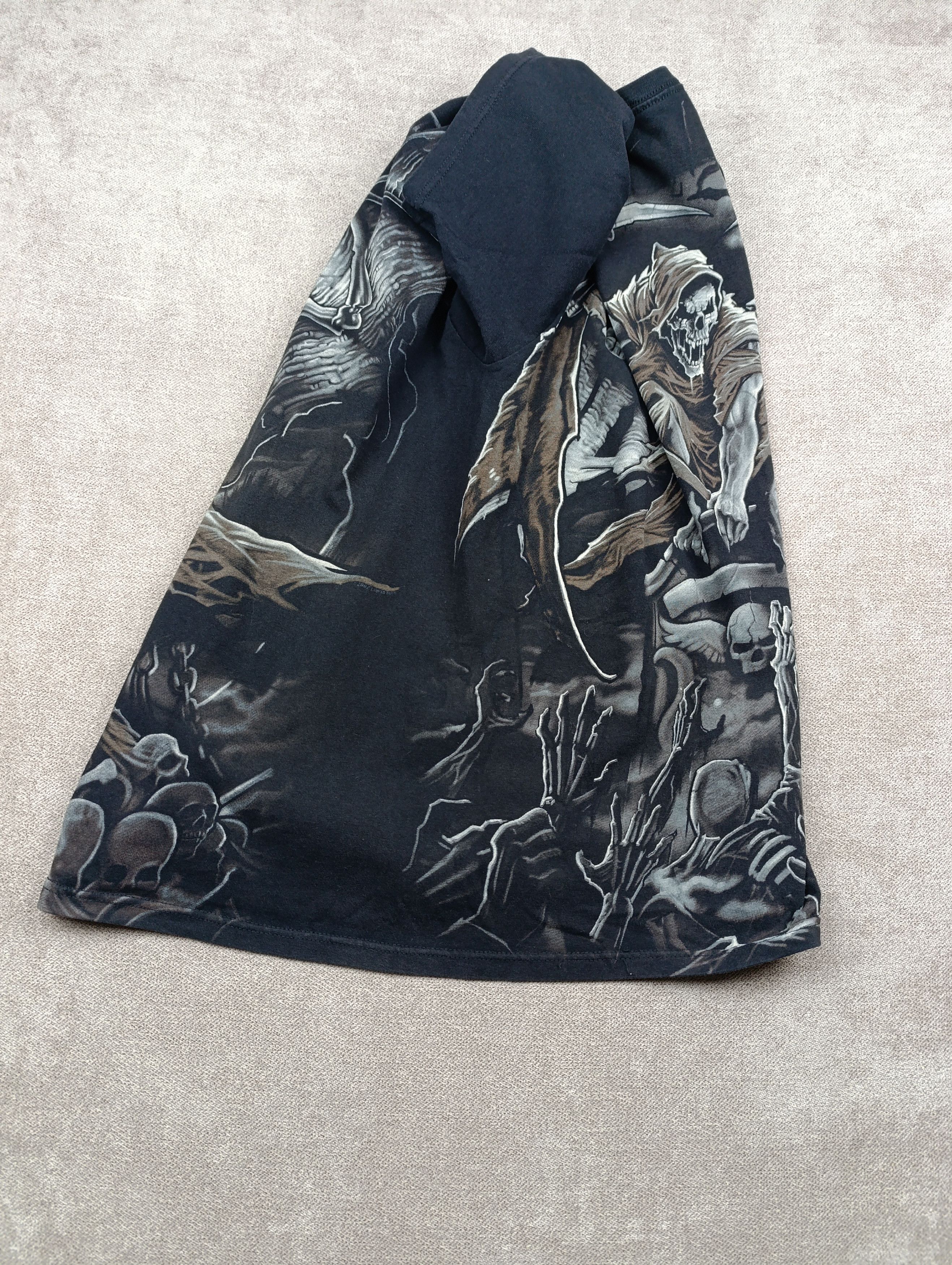 Liquid Blue LIQUID BLUE 2007 VINTAGE GRAVESTONE REAPER SKULL DEATH Size US M / EU 48-50 / 2 - 13 Thumbnail