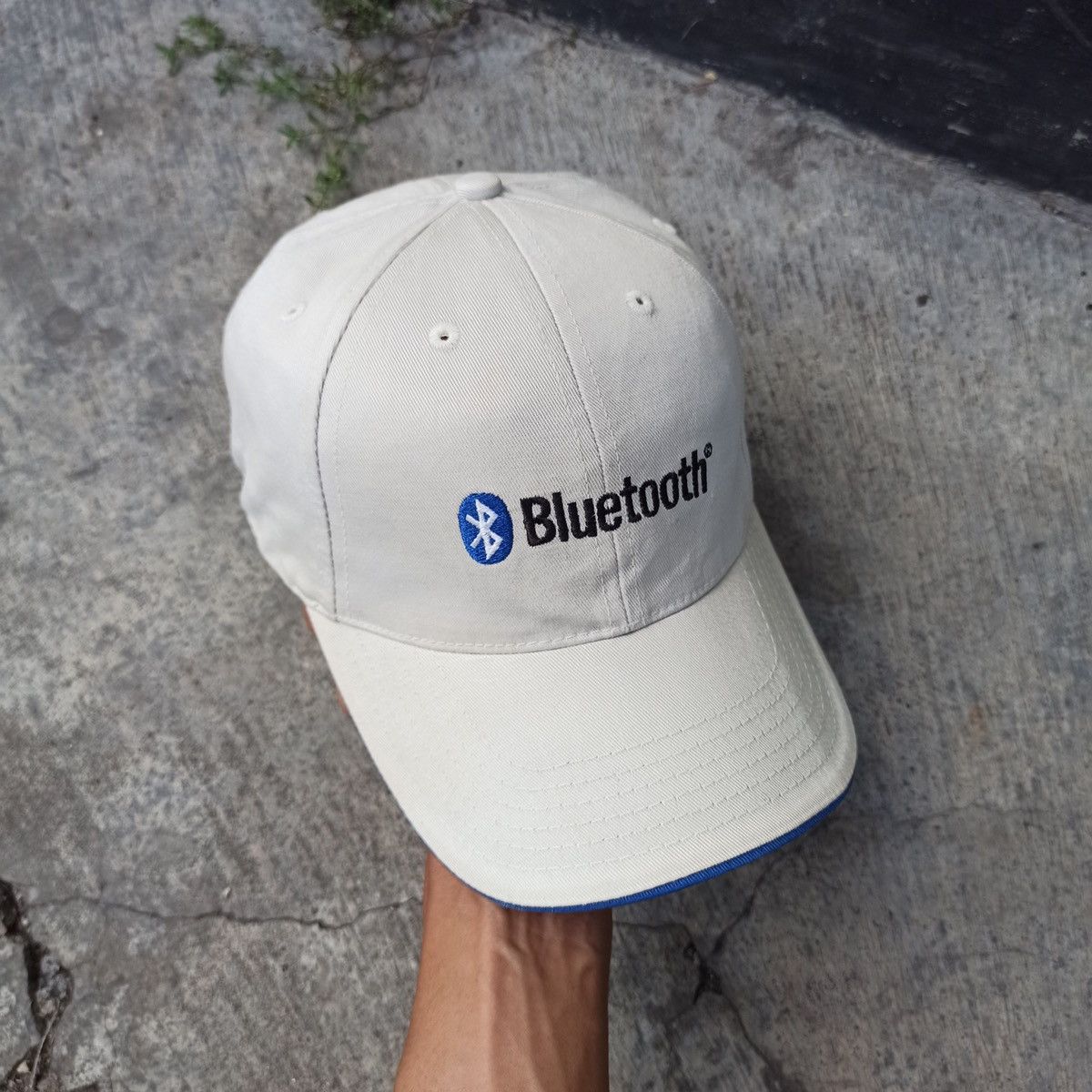 Arts & Science Archival.. 10 year bluetooth celebration hat Size ONE SIZE - 1 Thumbnail