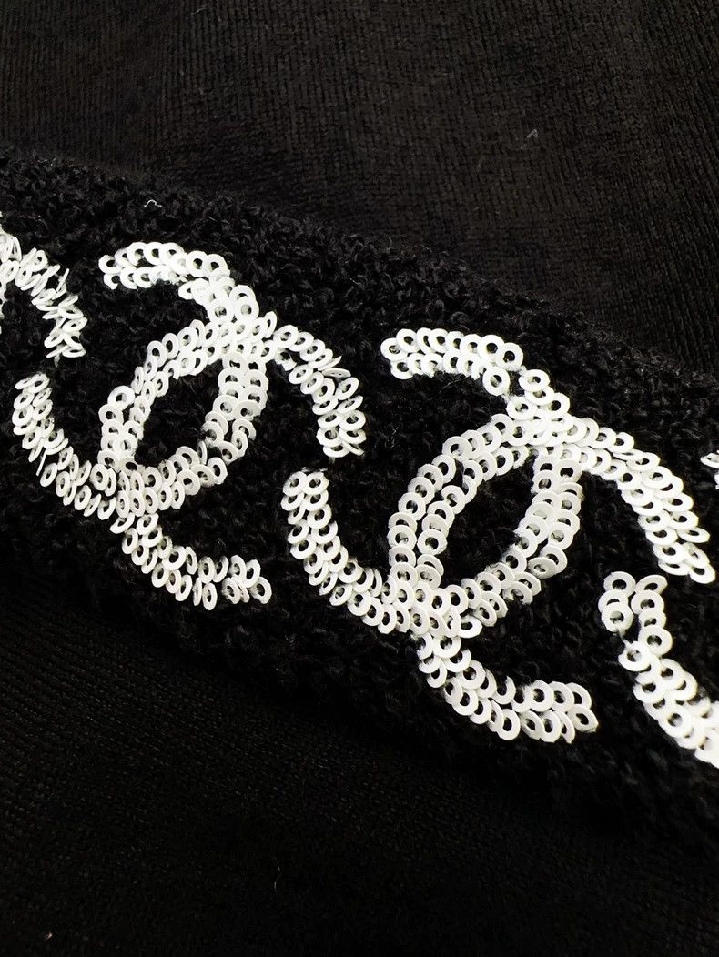 Chanel Chanel 23B black round neck knitted cuff embroidered sequi Size XS / US 0-2 / IT 36-38 - 5 Thumbnail