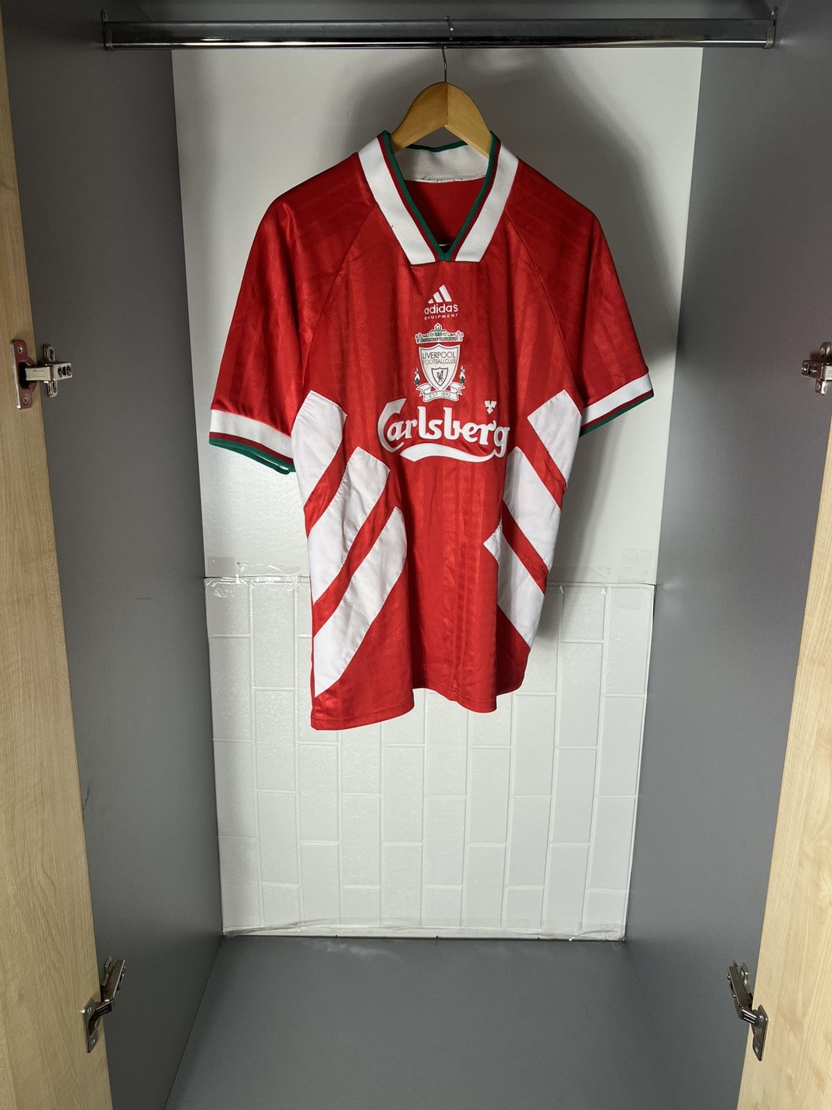 Vintage ADIDAS EQUIPMENT FC LIVERPOOL ENGLAND SOCCER JERSEY RETRO Size US L / EU 52-54 / 3 - 5 Thumbnail