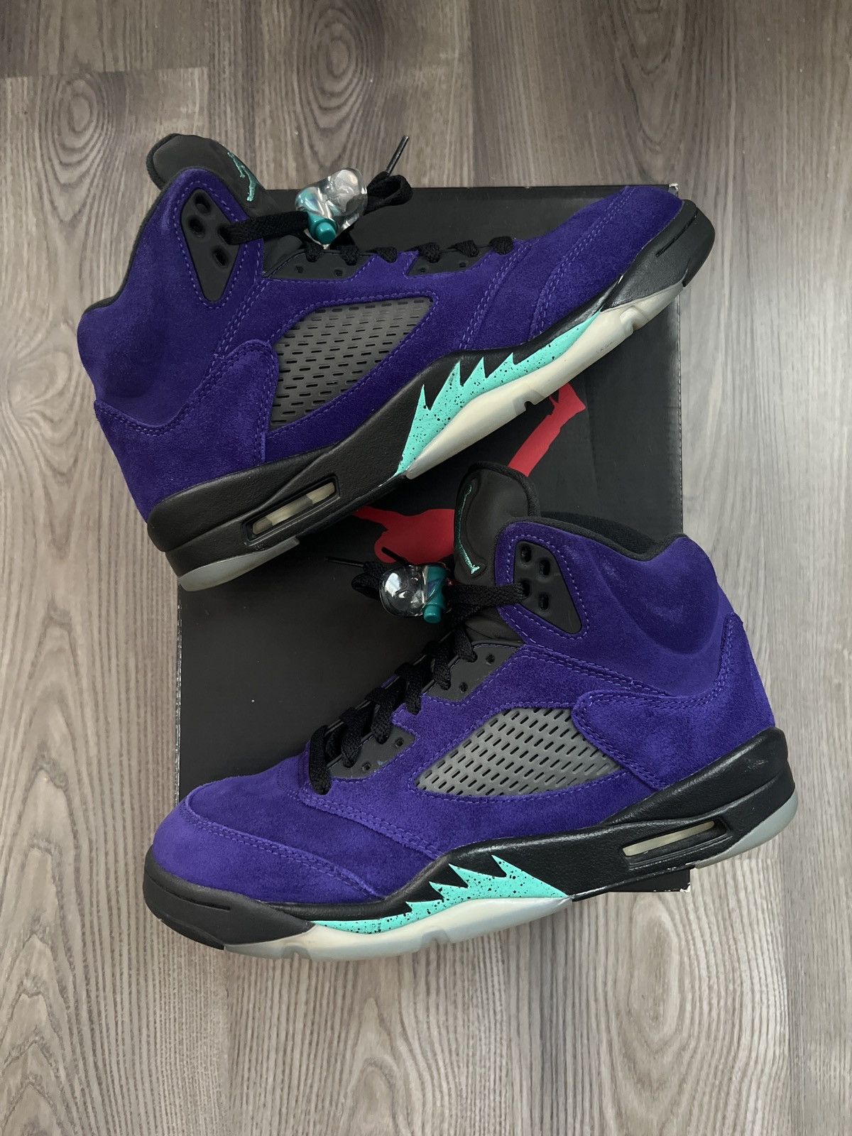 Jordan Brand × Nike Jordan 5 Retro Alternate Grape Size US 8.5 / EU 41-42 - 1 Thumbnail