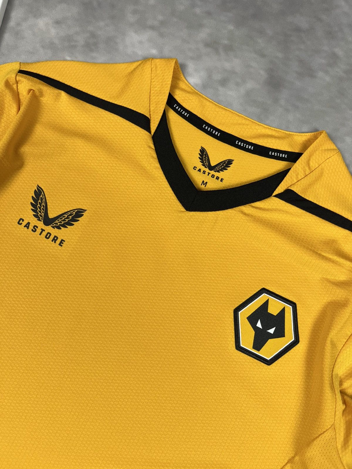 Castore Castore Wolves Pro Training Longsleeve Yellow M (2022-2023) Size US M / EU 48-50 / 2 - 7 Thumbnail