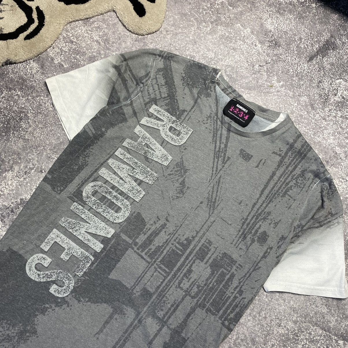 Band Tees × Vintage Vintage Ramones Overprinted Graphic logo 90’s rock band tee Size US M / EU 48-50 / 2 - 2 Thumbnail