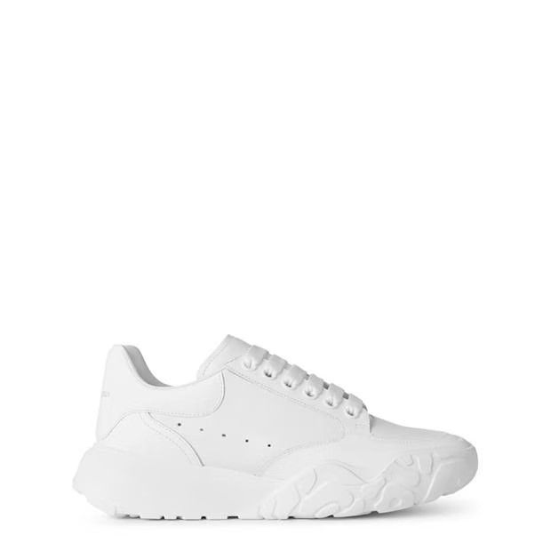 o1g2r1mq0824 Oversized Court Trainers in White