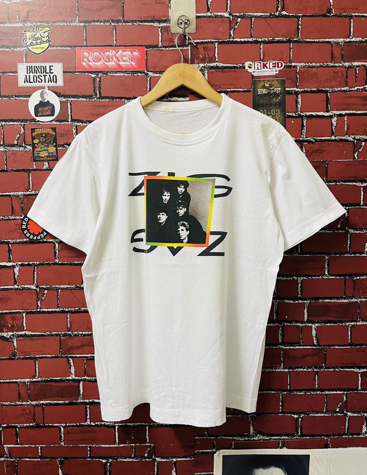 Band Tees VINTAGE ZIGZAG BAND HOOTERS TOUR JAPAN 90s Size US L / EU 52-54 / 3 - 1 Thumbnail
