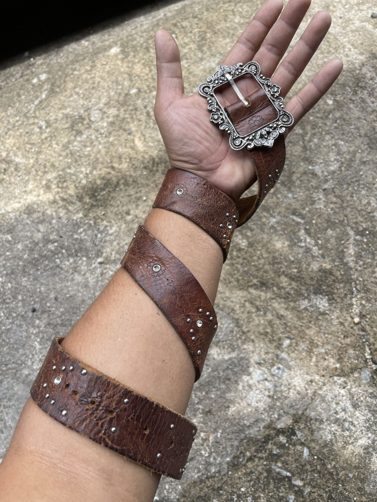 If Six Was Nine Last Drop🔥Rare🔥Anna Sui Studed Leather Belt Size ONE SIZE - 3 Thumbnail