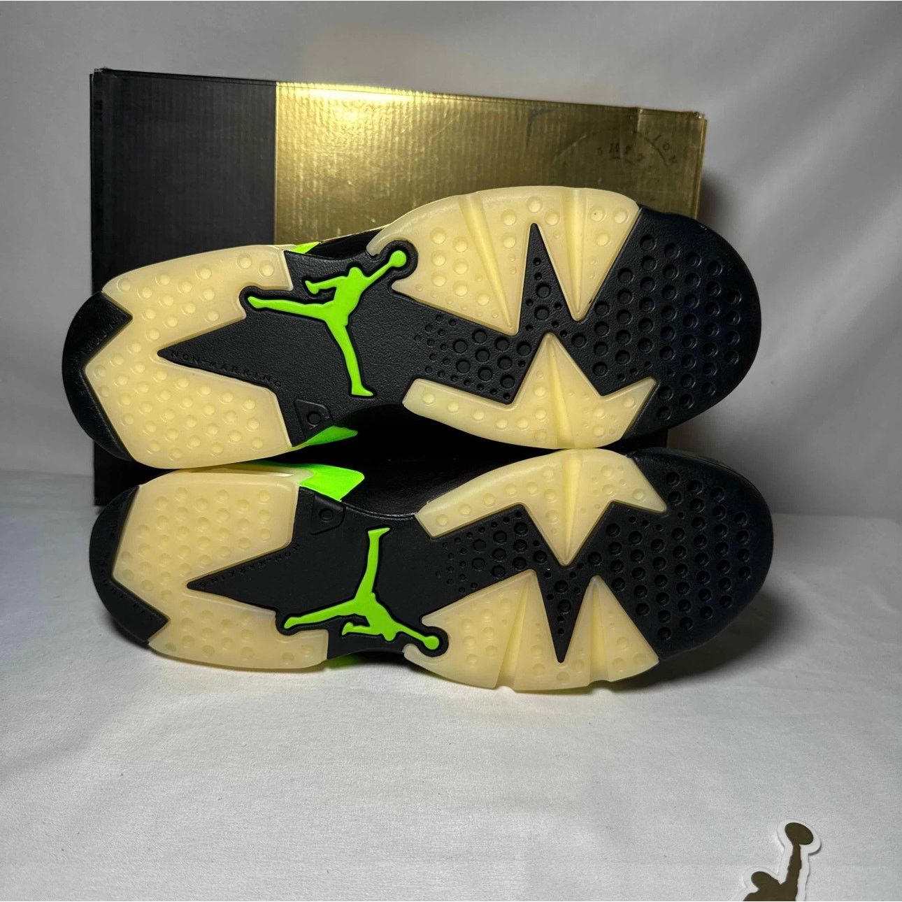Jordan Brand × Nike Size 7 Nike Air Jordan 6 Retro GS Electric Green Men's Shoes Size US 7 / EU 40 - 6 Thumbnail