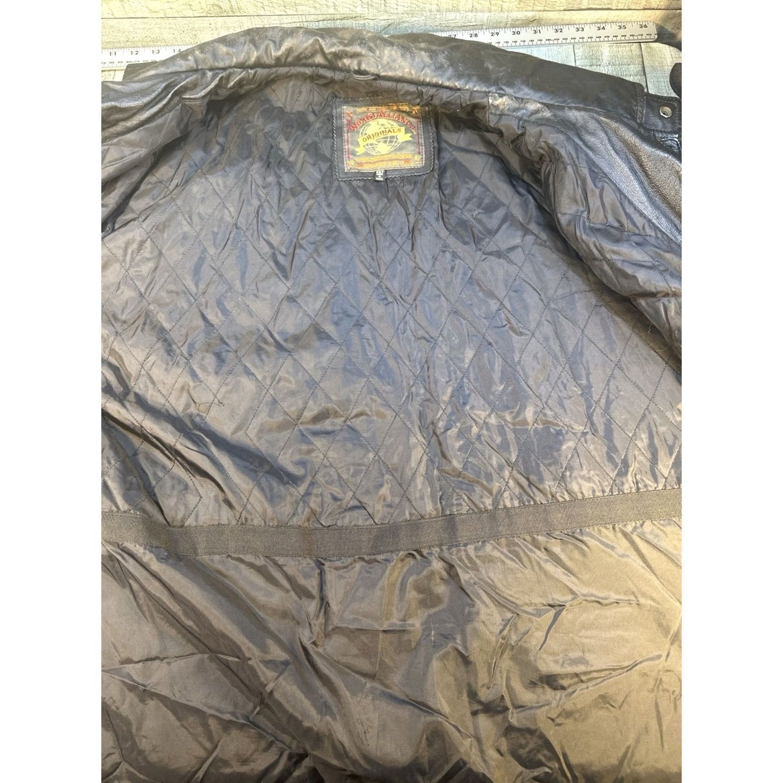 Vintage VINTAGE World Alliance Originals 2XT Black Leather Jacket Heavy Quilted Lined Pocket Mens 2XT Trench Coat Size US XXL / EU 58 / 5 - 5 Thumbnail