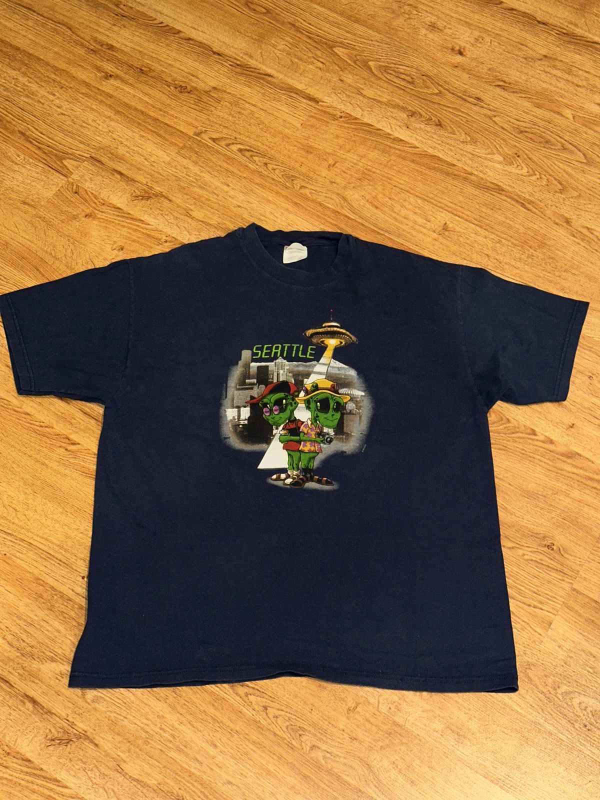 Hanes × Vintage Y2K Vtg SPACE ALIEN Tourists In SEATTLE Cartoon Tee XL Size US XL / EU 56 / 4 - 5 Thumbnail