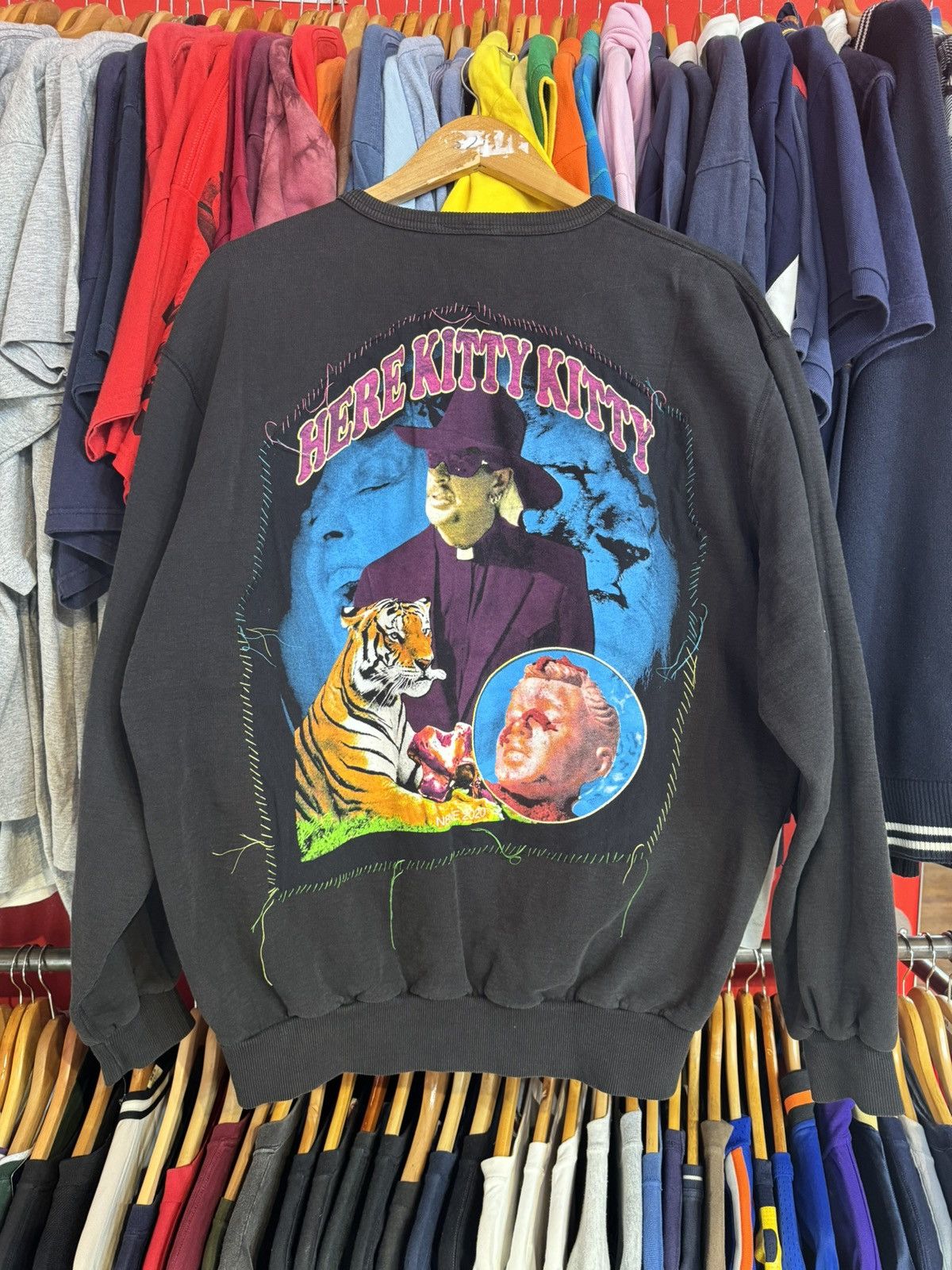 Rap Tees × Vintage Vintage Tiger King Joe Exotic Cut & Sew Sweatshirt Size US XL / EU 56 / 4 - 4 Thumbnail