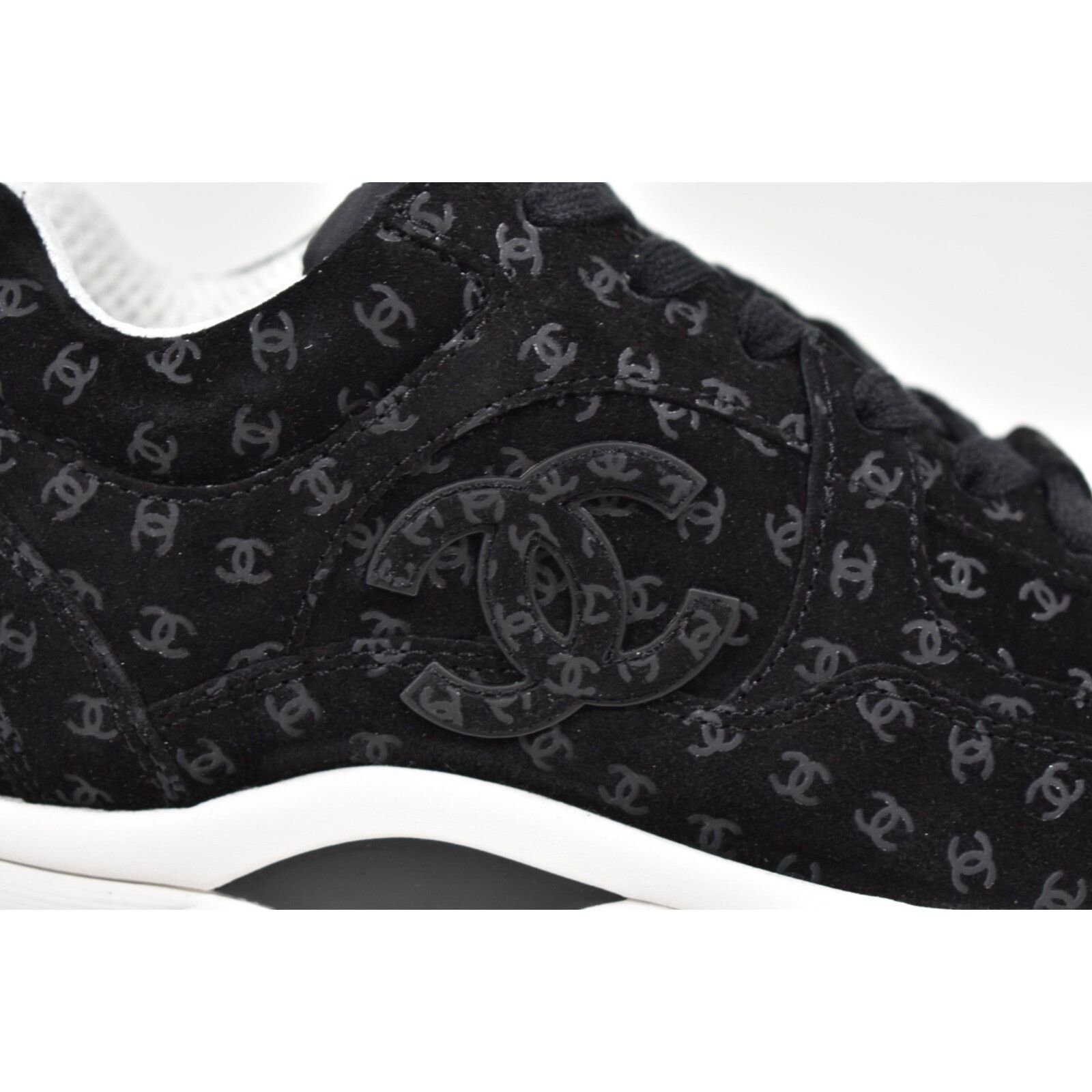 Chanel 22A Printed CC Logo White Flat Runner Trainer Sneaker 38.5 Size US 8.5 / IT 38.5 - 2 Thumbnail