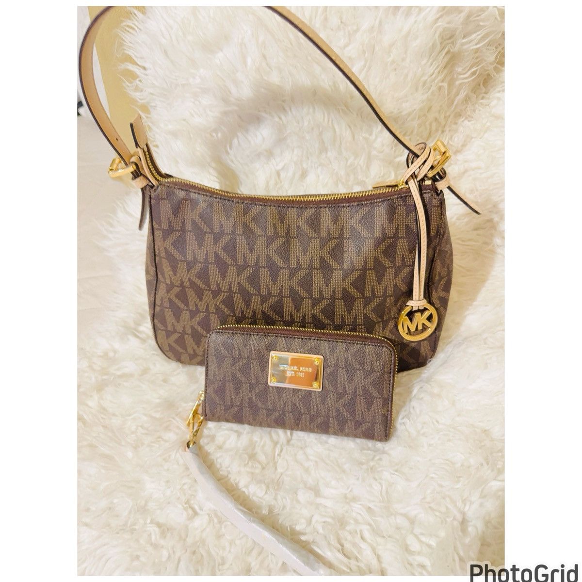 Michael Kors Michael Kors Jetset Monogram Purse and Wallet Set NWT Size ONE SIZE - 16 Thumbnail