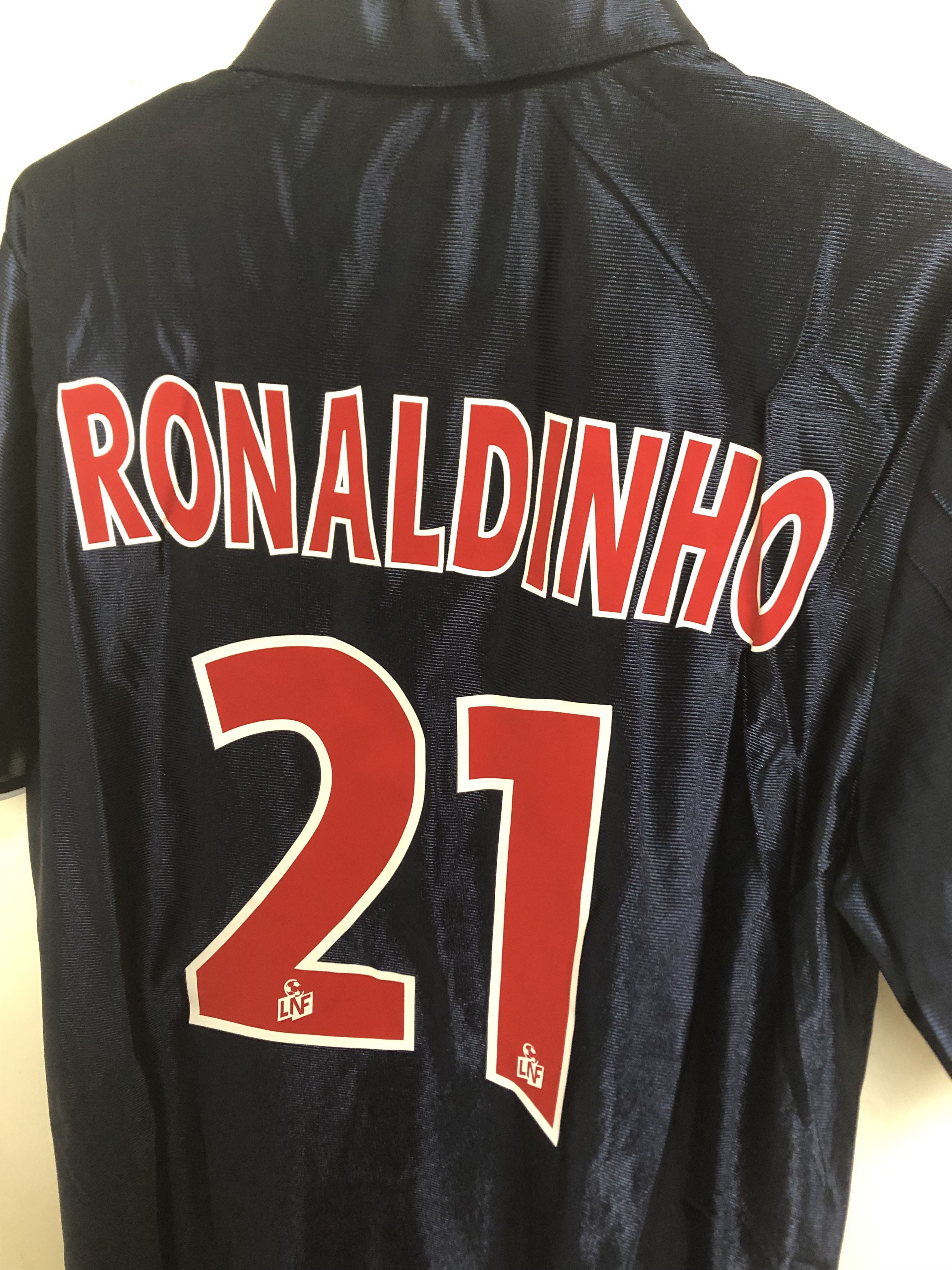 Vintage 2001-2002 Ronaldinho PSG Home Soccer Jersey Size US L / EU 52-54 / 3 - 4 Thumbnail