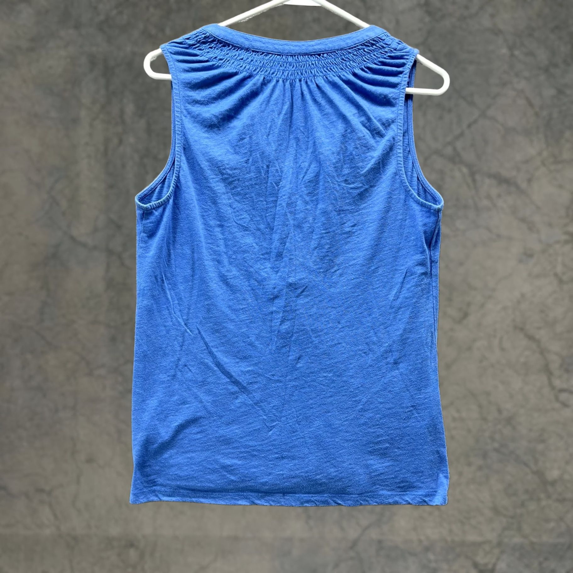 Lilly Pulitzer Lilly Pulitzer Tank Top Womens Medium Blue Smocked V Neck Button Sleeveless Size M / US 6-8 / IT 42-44 - 1 Thumbnail