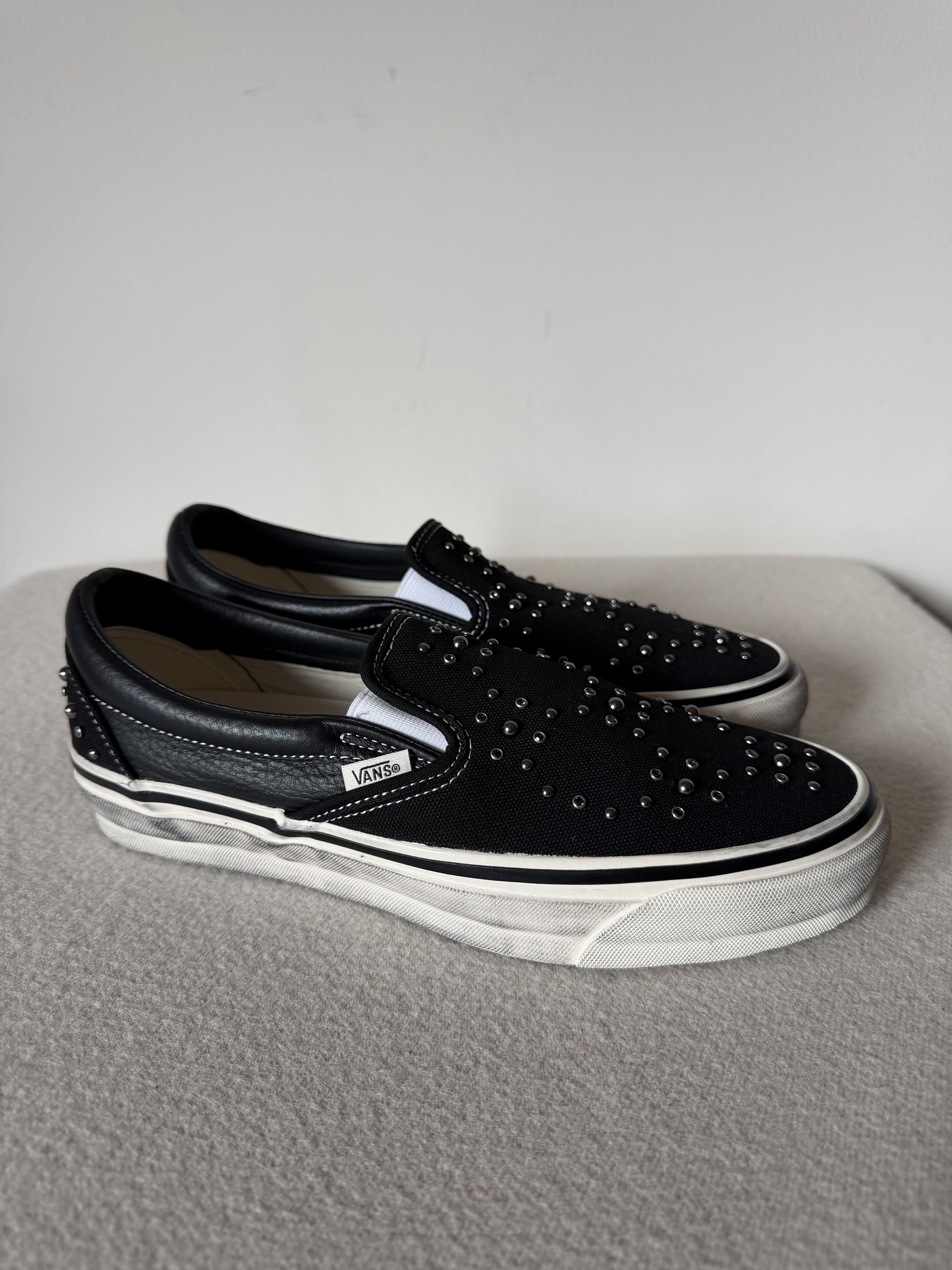 Vans Vans LX Classic Slip On 98 Pearlized in Black Size US 8 / EU 41 - 1 Thumbnail