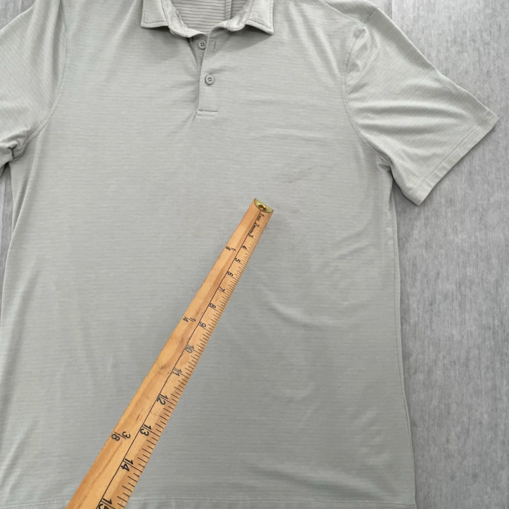 Lululemon VINTAGE Lululemon Polo Shirt Men Large Gray Tech Short Sleeve Activewear Logo 2010s Size US L / EU 52-54 / 3 - 7 Thumbnail