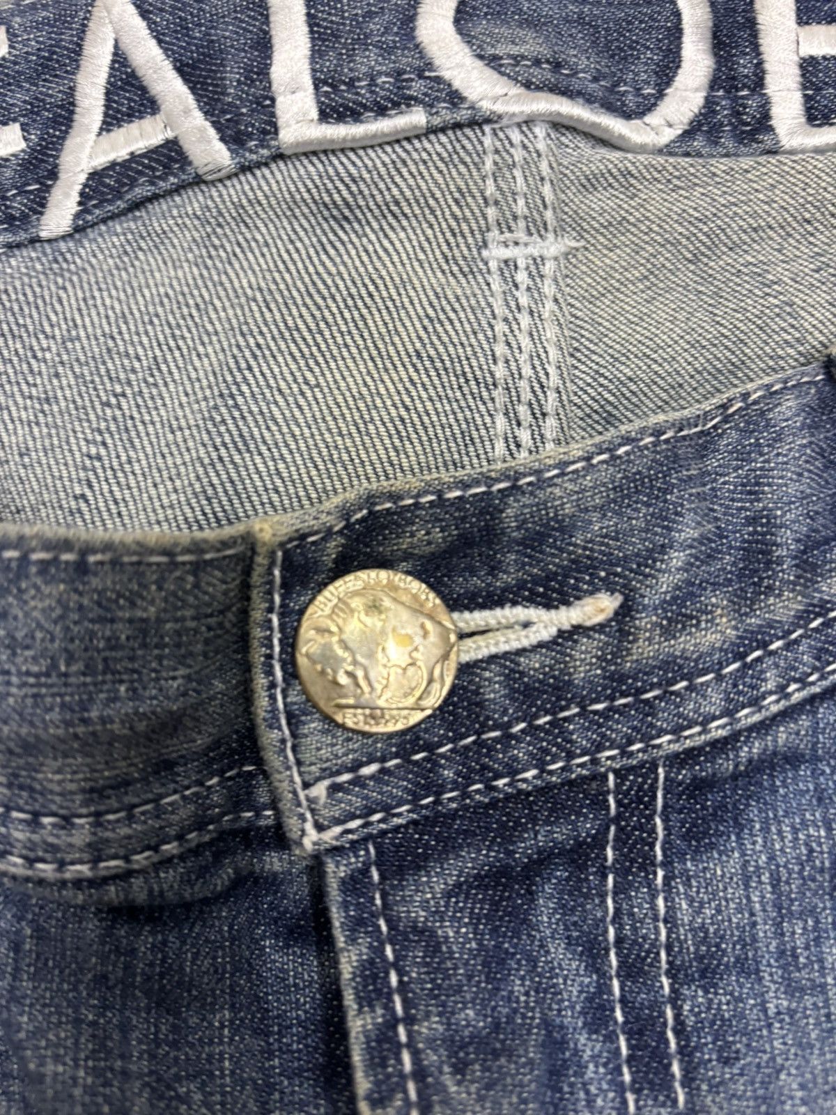 BUFFALO BOBS SLIM SKINNY DISTRESSED DENIM JEAN