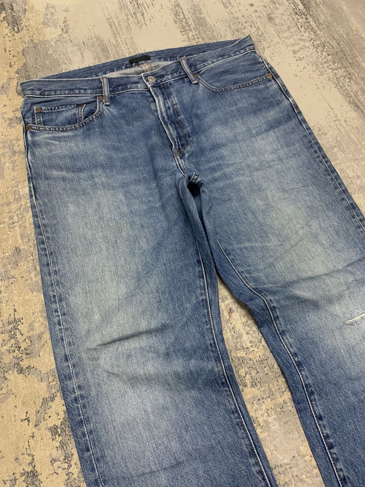 Japanese Brand Japanese Uniqlo Straight Leg Faded Blue Jeans 37x30 Size US 37 - 2 Thumbnail
