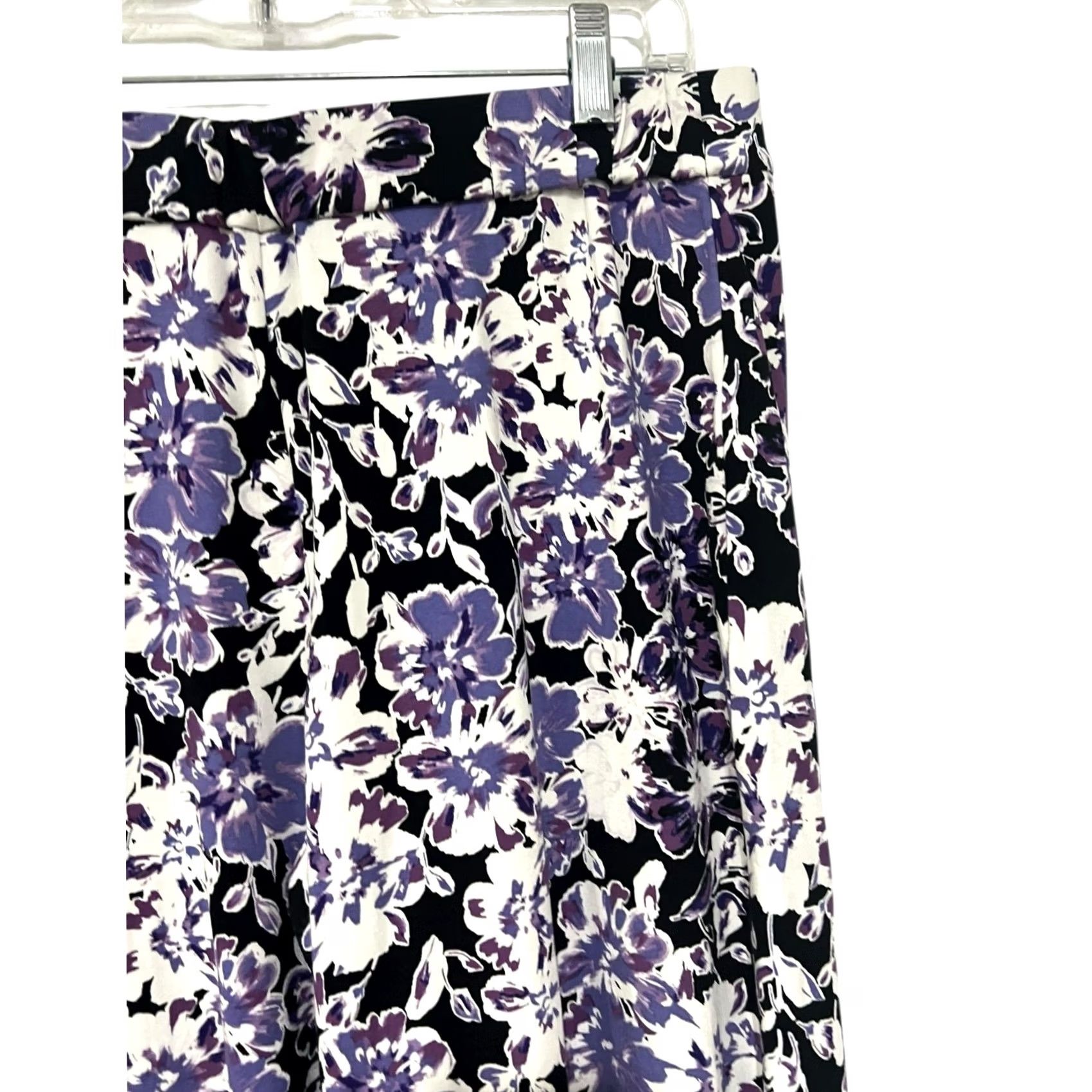 J. Jill J.Jill Wearever Collection Wide Leg Cropped Floral Pants Purple White S Women Regular Rayon Pull On Size 28" / US 6 / IT 42 - 2 Thumbnail