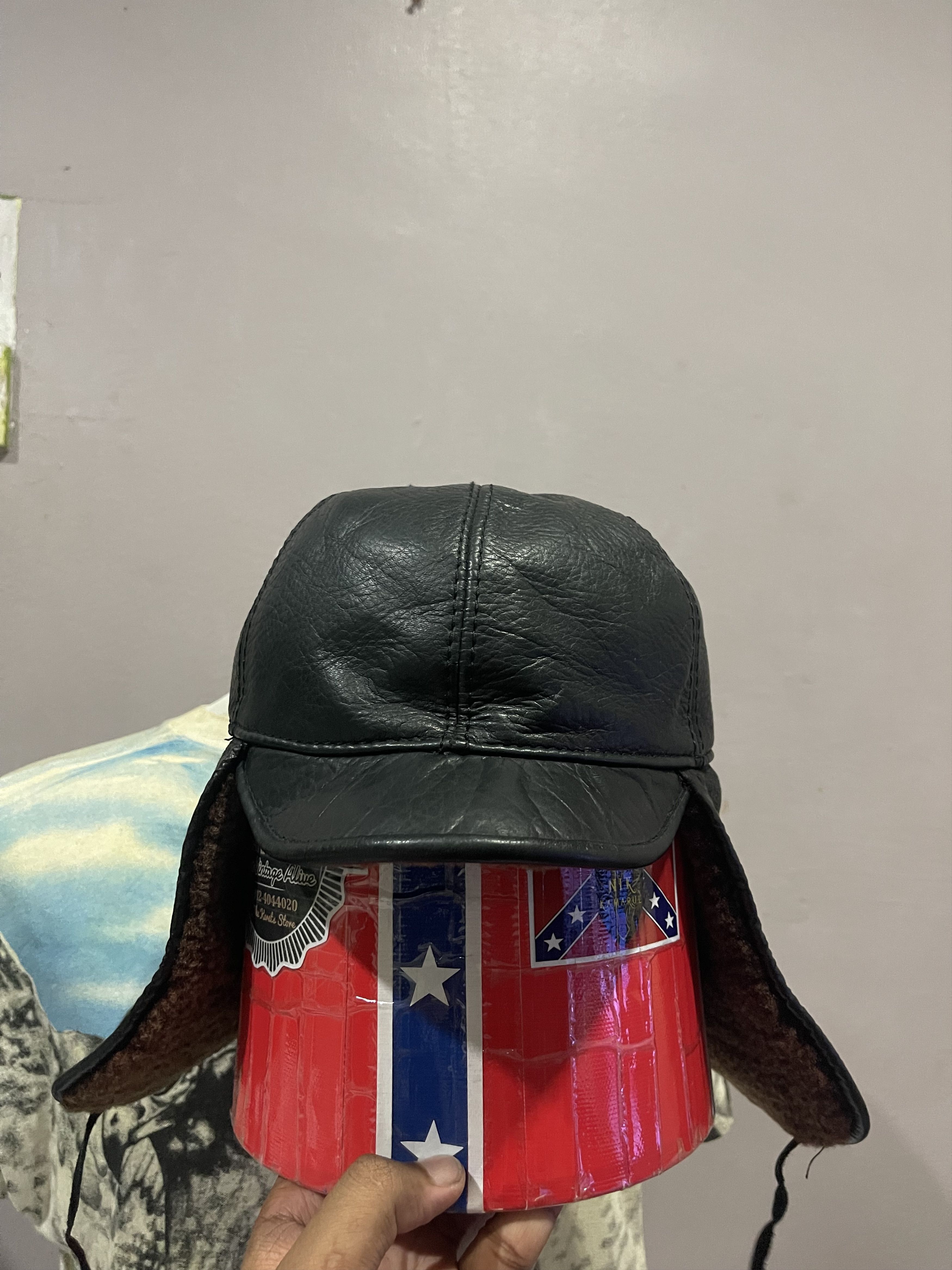 Gap Rare Gap Leather Snow Cap With Ear Flap Size ONE SIZE - 1 Thumbnail