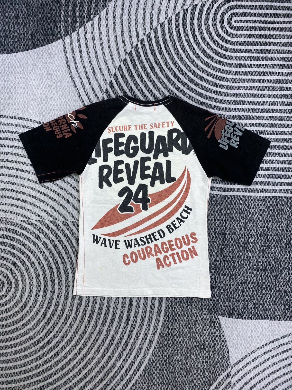 Japanese Brand Vintage Lifeguard Reveal Full Printed T-Shirt Size US S / EU 44-46 / 1 - 2 Thumbnail