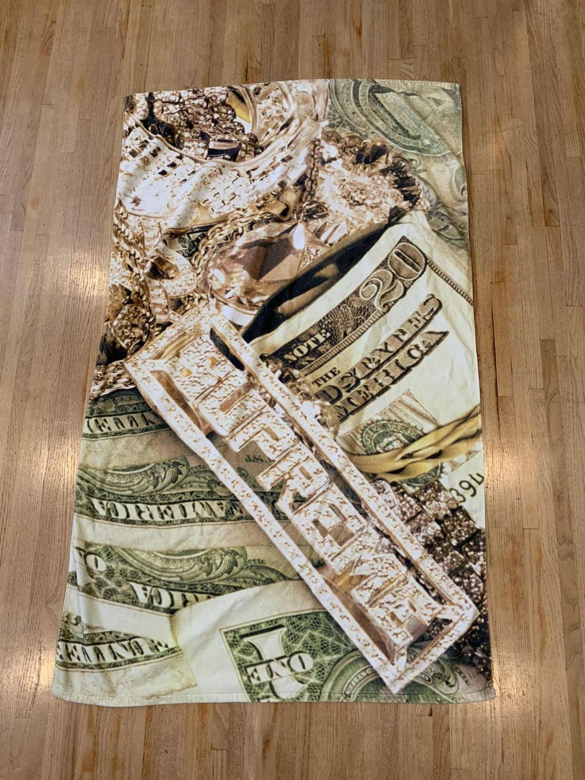 Supreme Supreme SS20 “Bling” Money Green Jewelry Gold Beach Towel Size ONE SIZE - 2 Thumbnail
