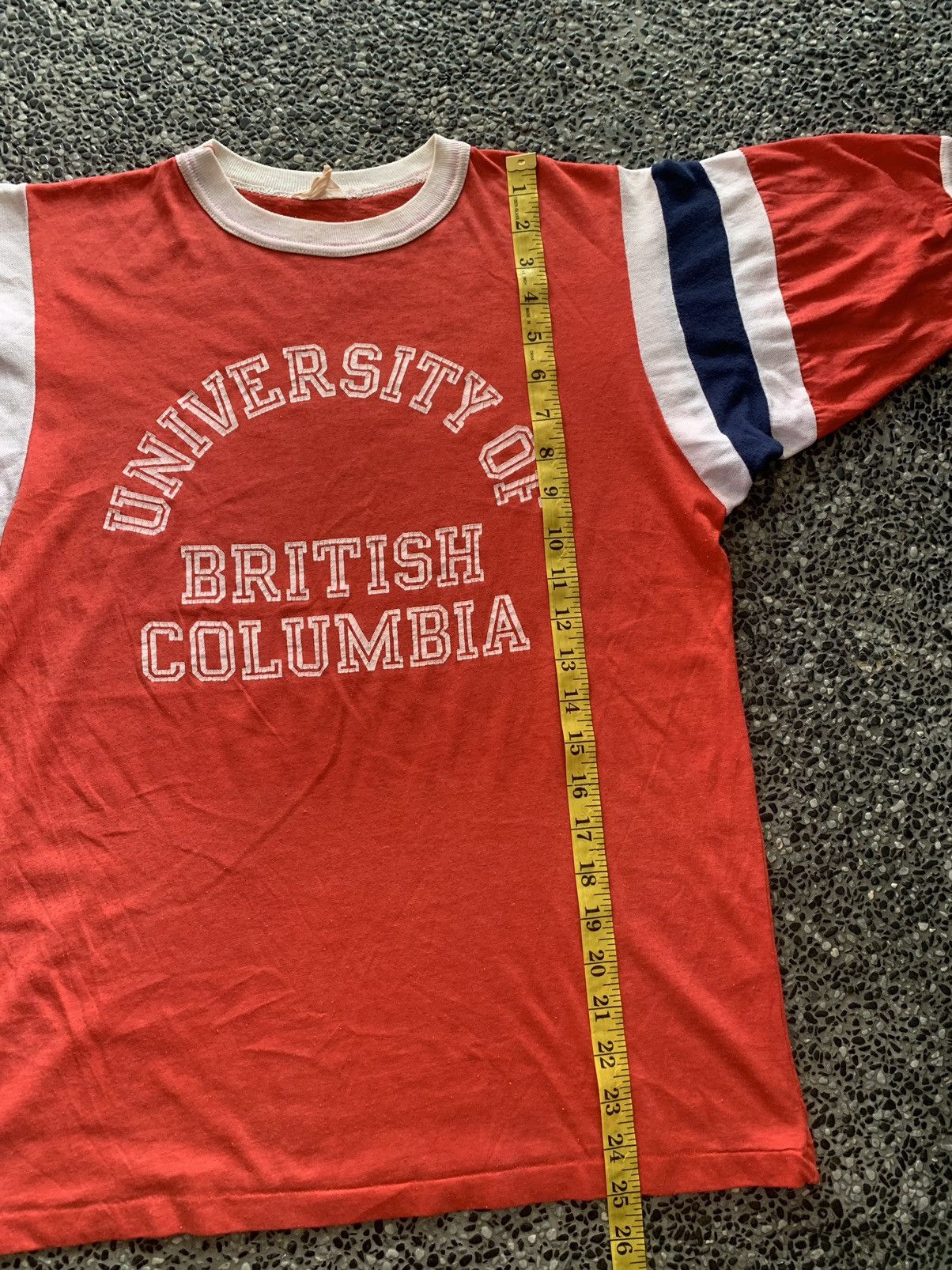 Vintage Vintage 80s University Of British Columbia T shirt Size US M / EU 48-50 / 2 - 8 Thumbnail