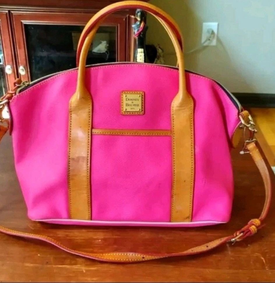 Dooney & Bourke Rare Dooney & Bourke pink purse Size ONE SIZE - 1 Thumbnail