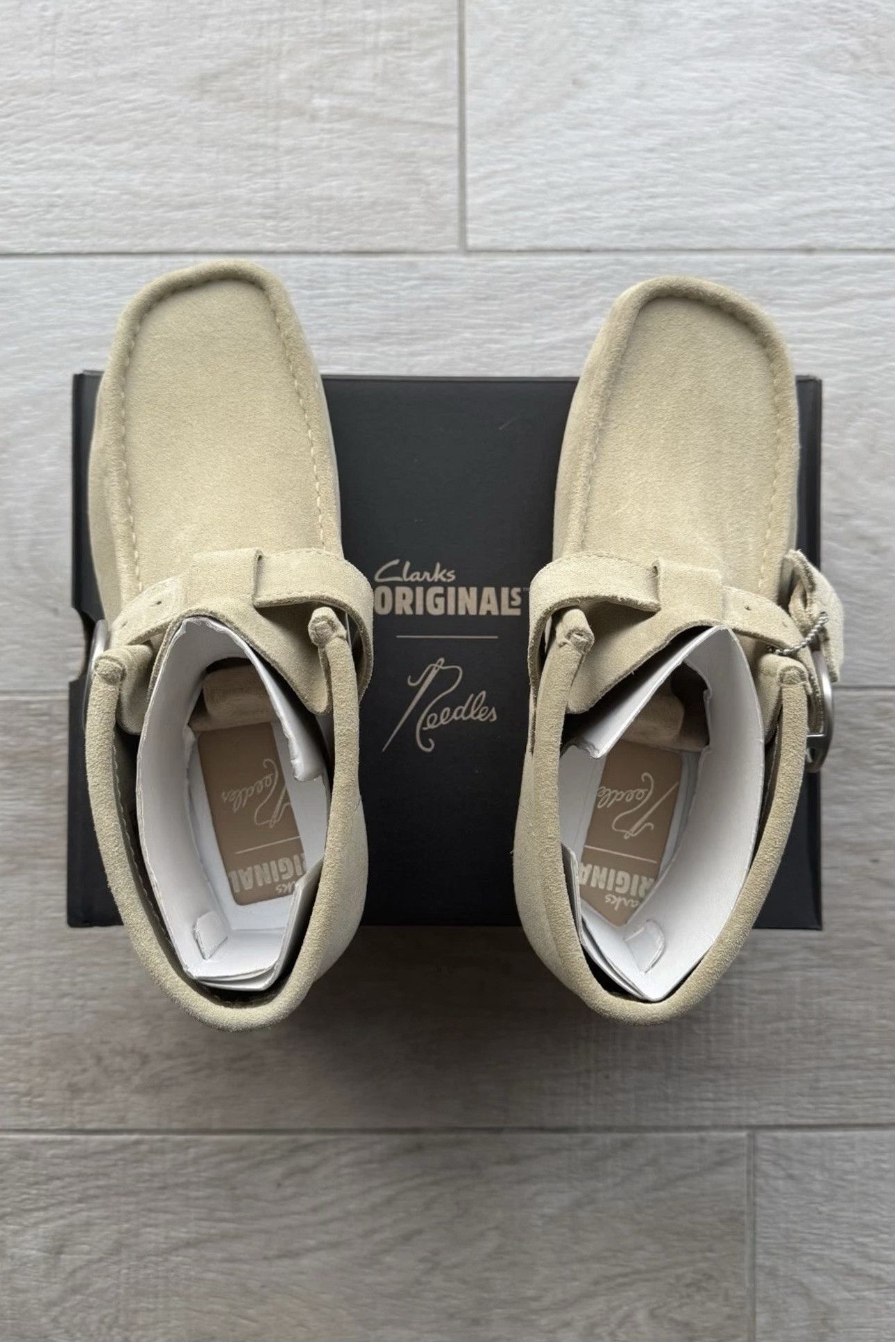 Clarks CLARKS ORIGINALS X NEEDLES WALLABEE STRAP BOOT MAPLE SUEDE Size US 7 / EU 40 - 3 Thumbnail