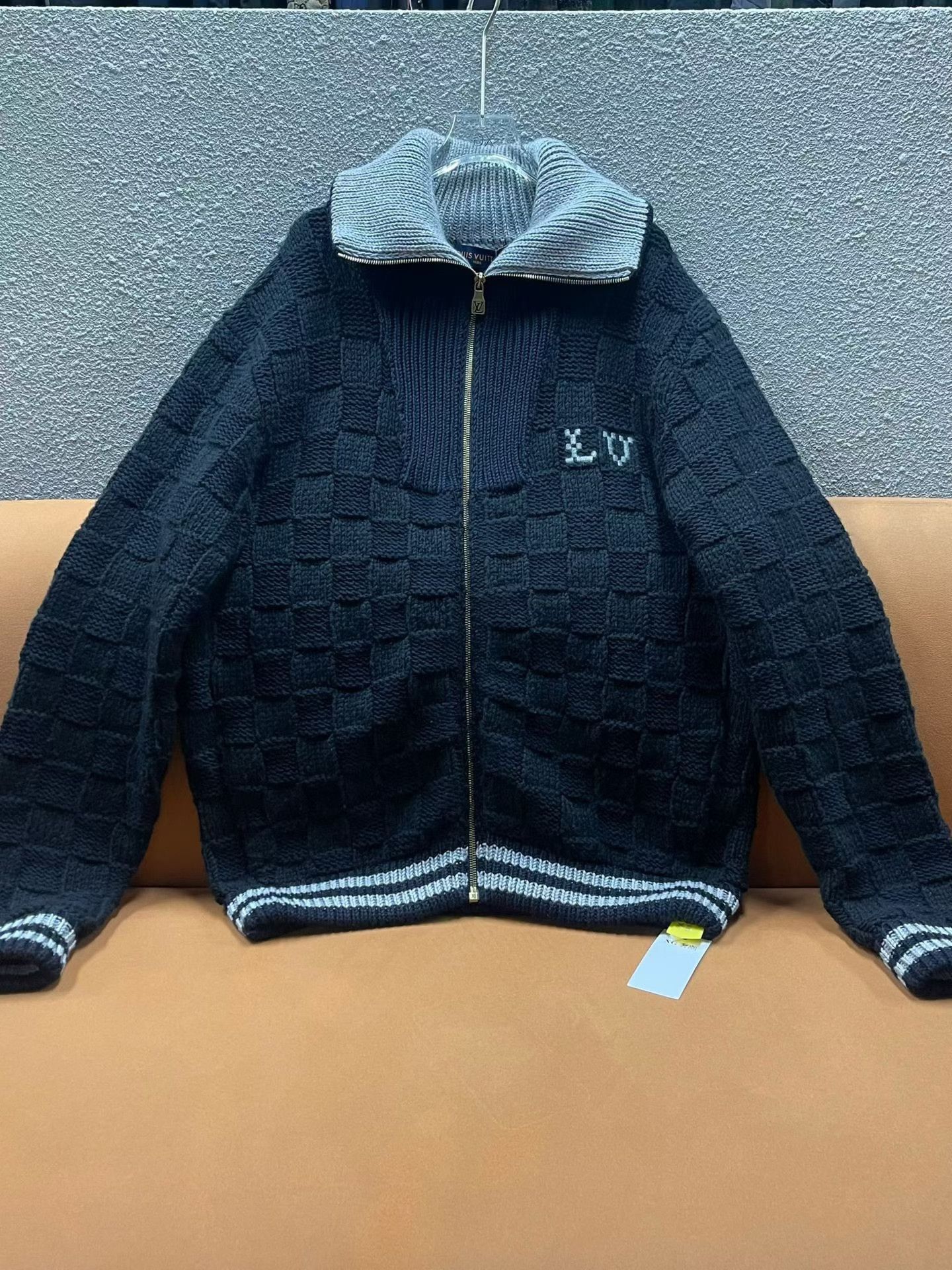 Louis Vuitton Louis Vuitton FW25 Knit Sweater Size US L / EU 52-54 / 3 - 1 Thumbnail