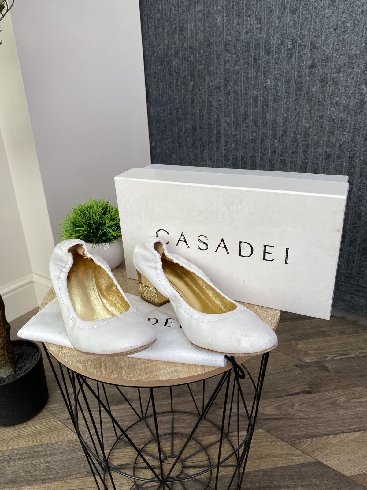 Casadei Casadei White Leather Ballet Flats Gold Heel Slip On Size US 9 / IT 39 - 2 Thumbnail