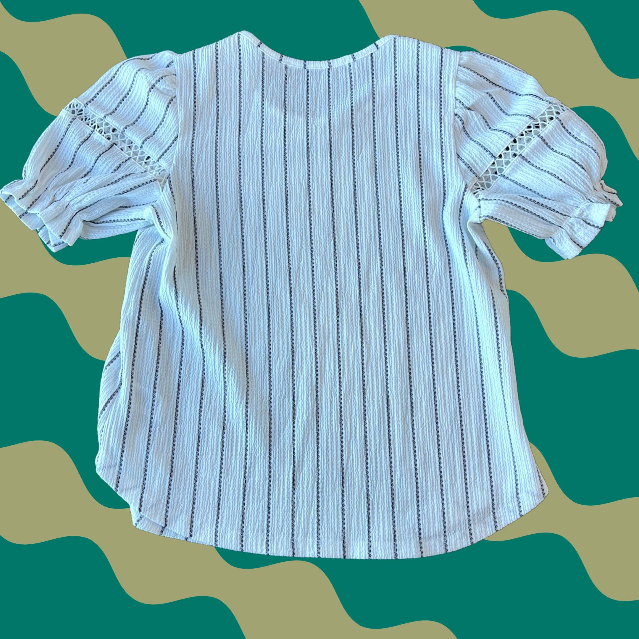 Vintage VINTAGE Y2K White Black Basic Eyelet Women's Pinstriped Blouse Small Shirt Womens Small White Eyelet Pinstriped Blouse 90s 2000s Womens Size S / US 4 / IT 40 - 1 Thumbnail