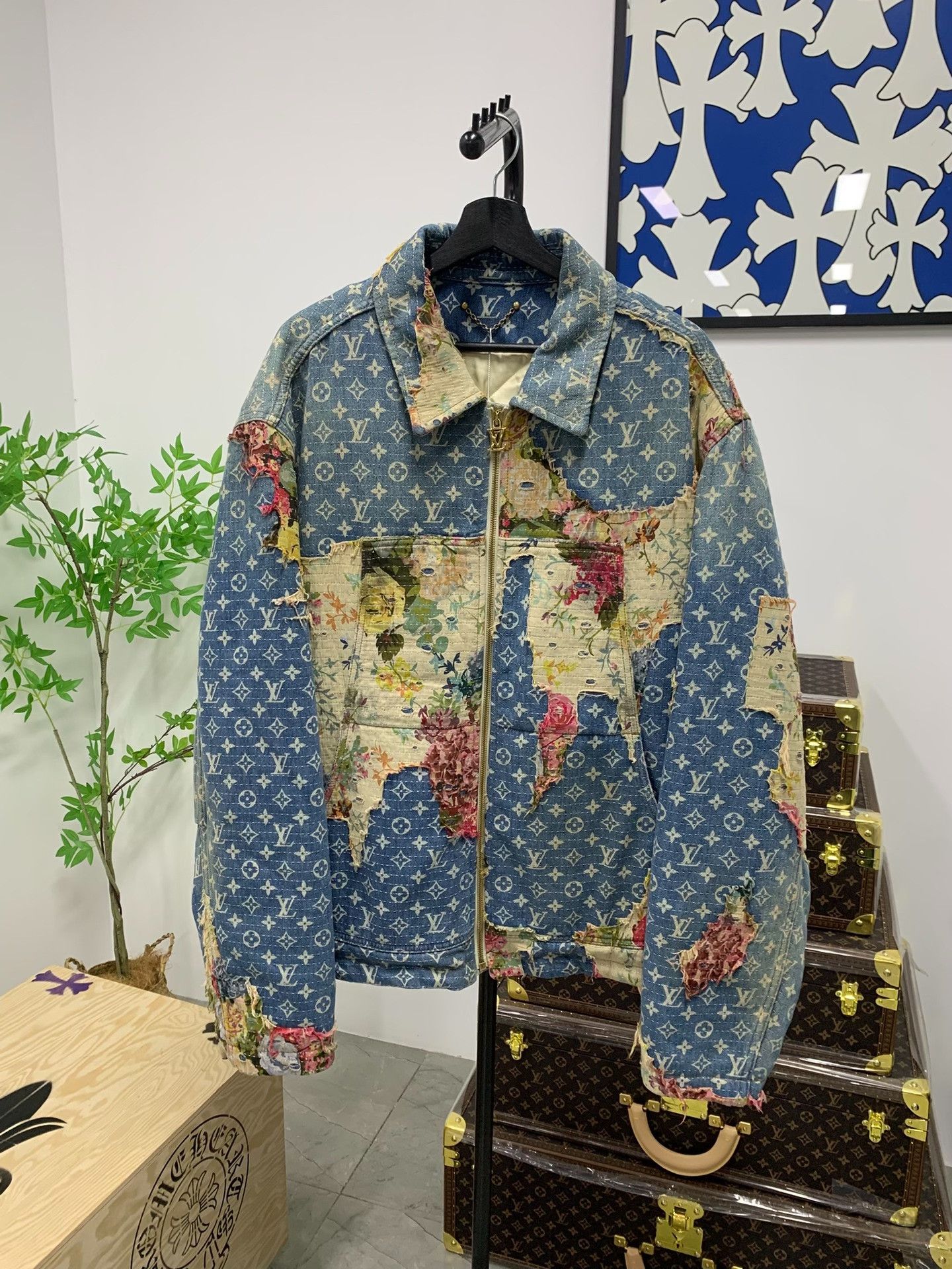 Louis Vuitton Louis Vuitton Floral Monogram Denim Jacket 52 Size US L / EU 52-54 / 3 - 1 Thumbnail