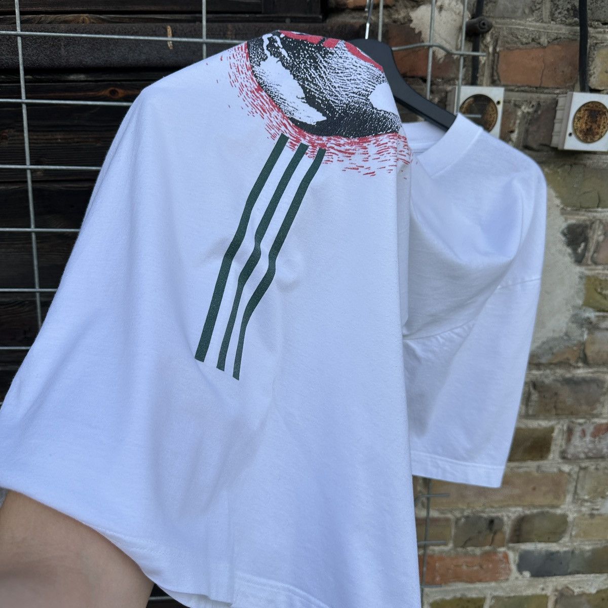 Adidas Vintage Adidas 90s T-shirt Shirt Tee Graphic Football World Size US L / EU 52-54 / 3 - 5 Thumbnail