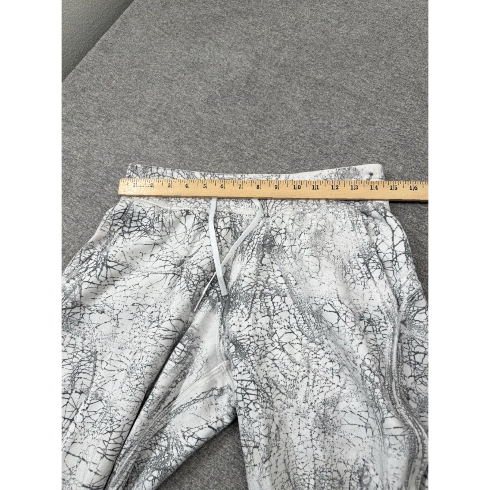 Lululemon Lululemon Warm Down Jogger Women’s Sz 6 White Black Sweatpants - Pants, Jogger, Activewear, Women, Regular Fit Size 28" / US 6 / IT 42 - 5 Thumbnail