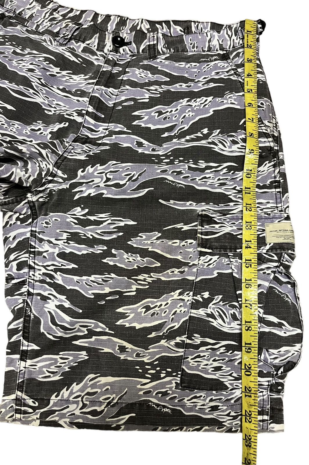 Japanese Brand × Wtaps WTAPS TIGER STARP CAMO CARGO SHORT PANTS Size US 34 / EU 50 - 14 Thumbnail
